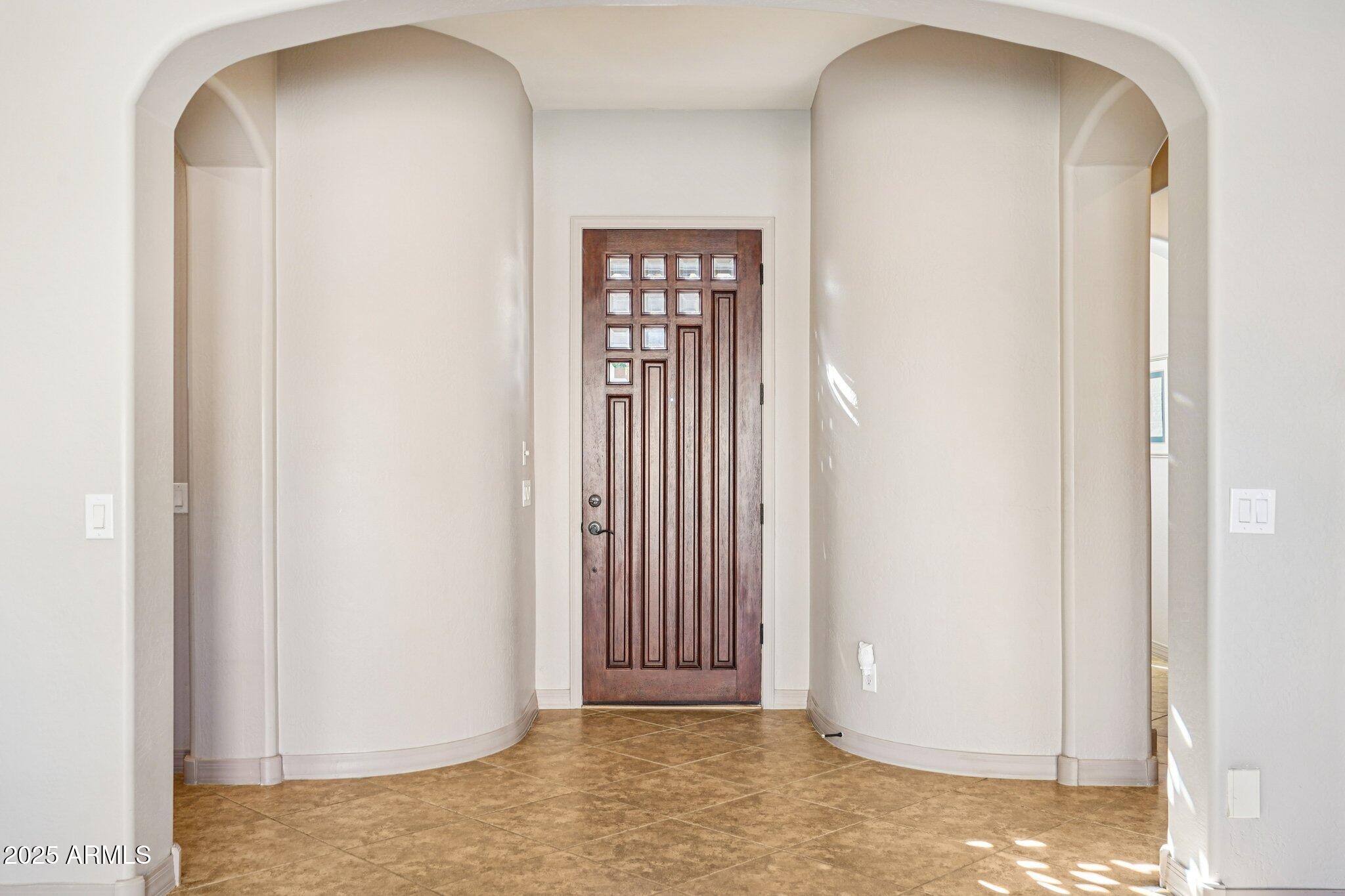 18310 W ONYX Court