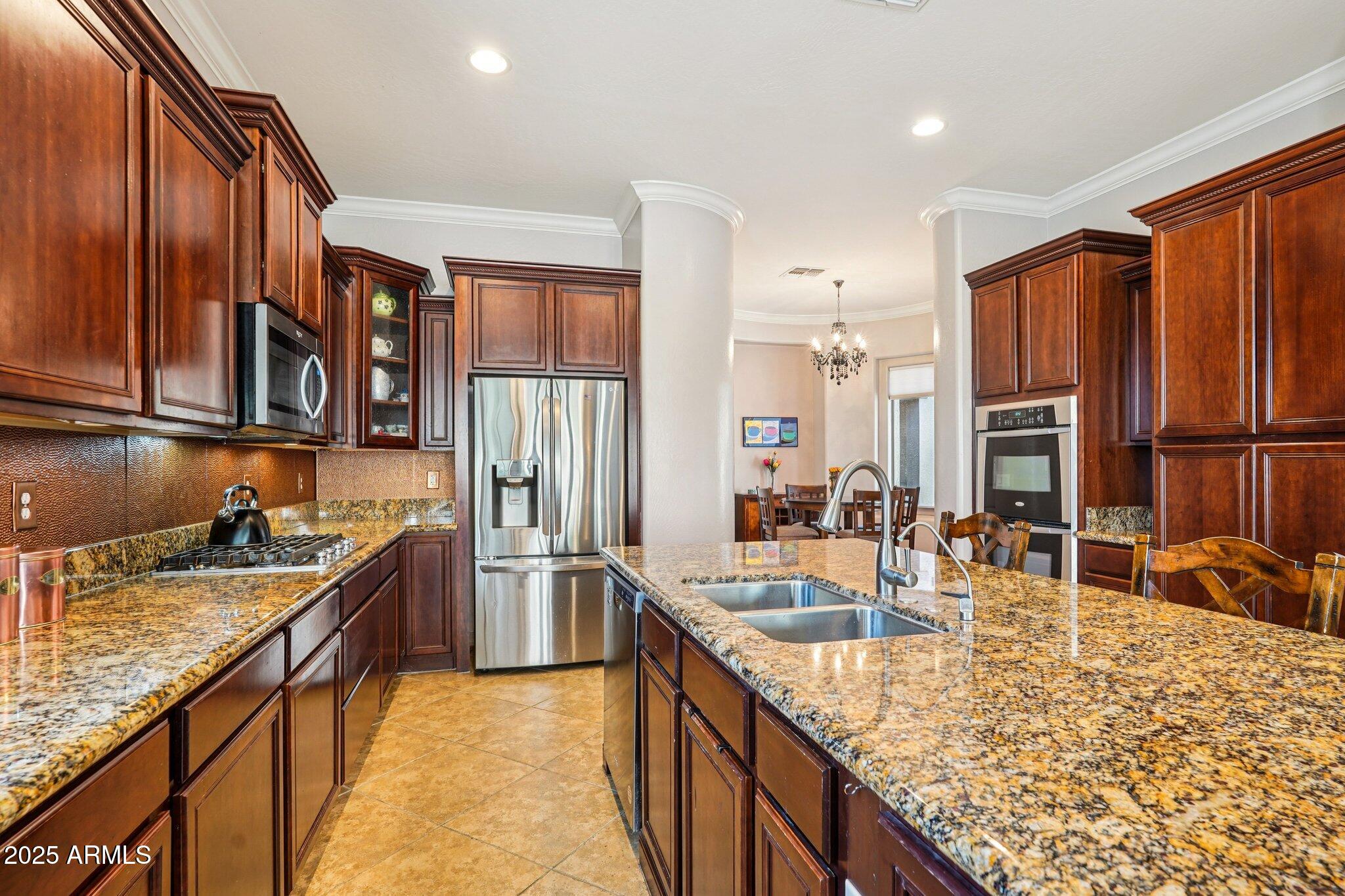 18310 W ONYX Court