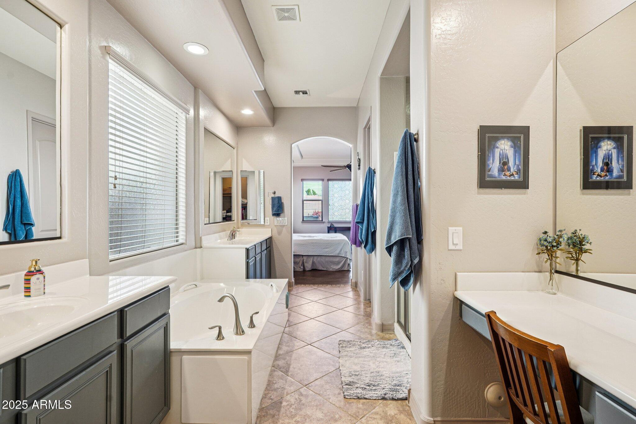 18310 W ONYX Court
