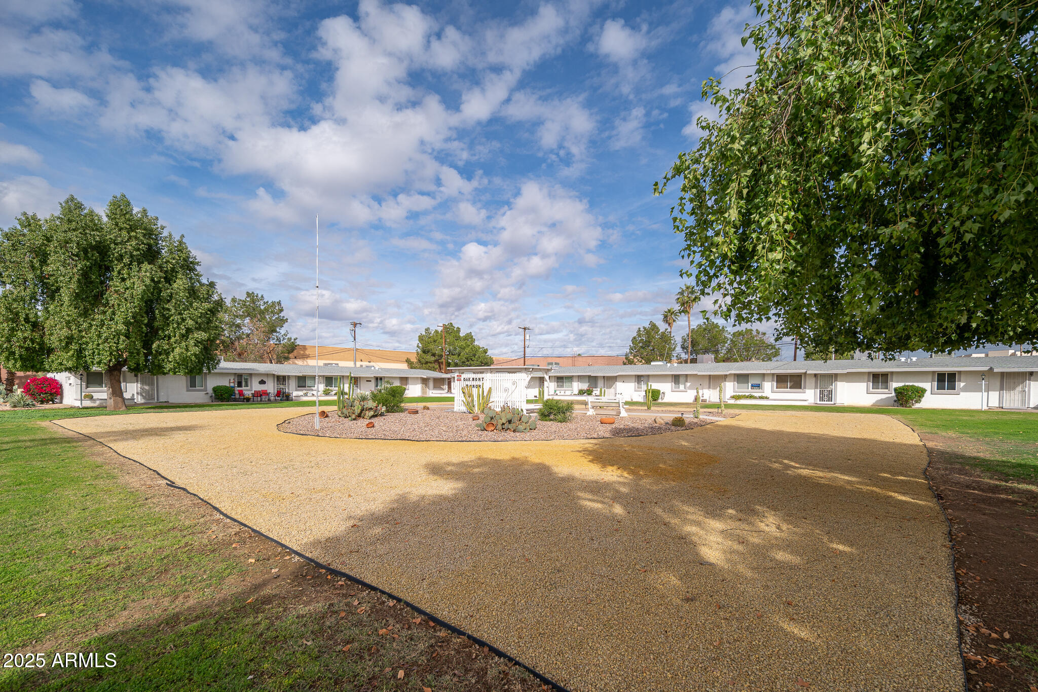 10620 W OAKMONT Drive