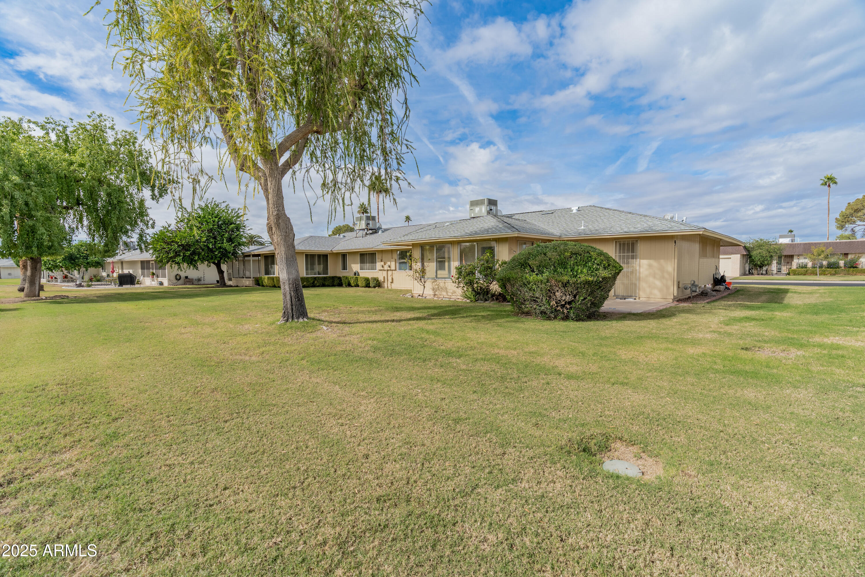 10417 W PRAIRIE HILLS Circle