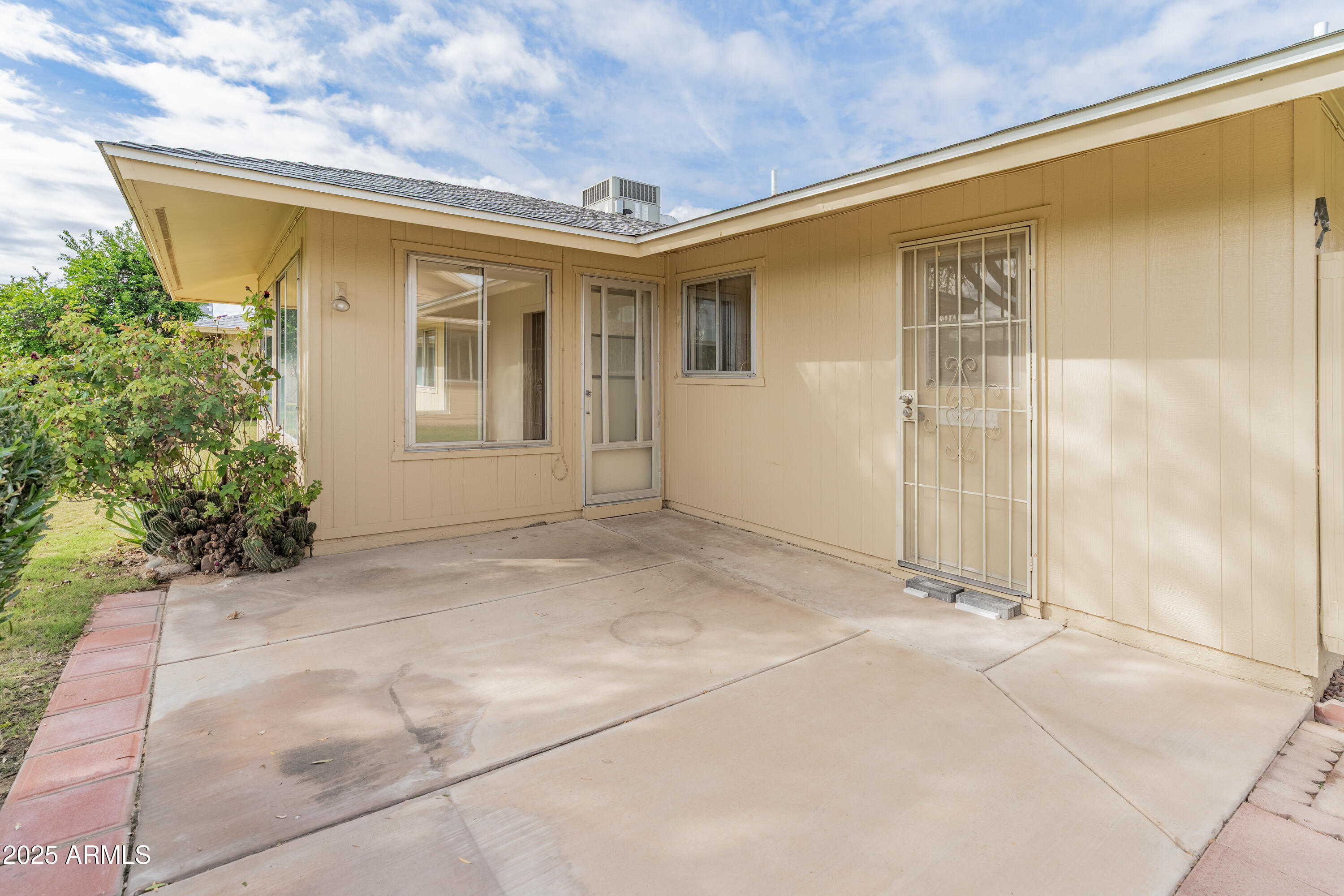 10417 W PRAIRIE HILLS Circle