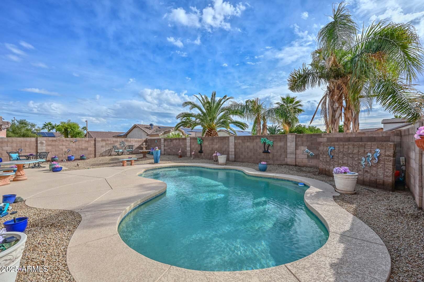 14805 W HONEYSUCKLE Lane