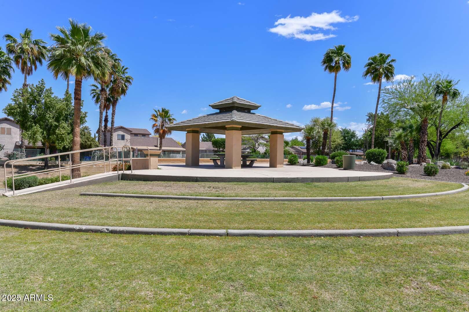 14805 W HONEYSUCKLE Lane