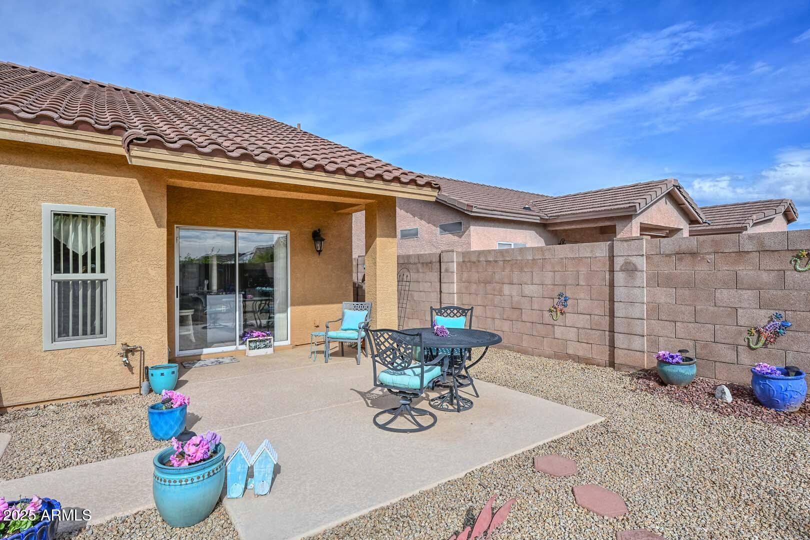 14805 W HONEYSUCKLE Lane