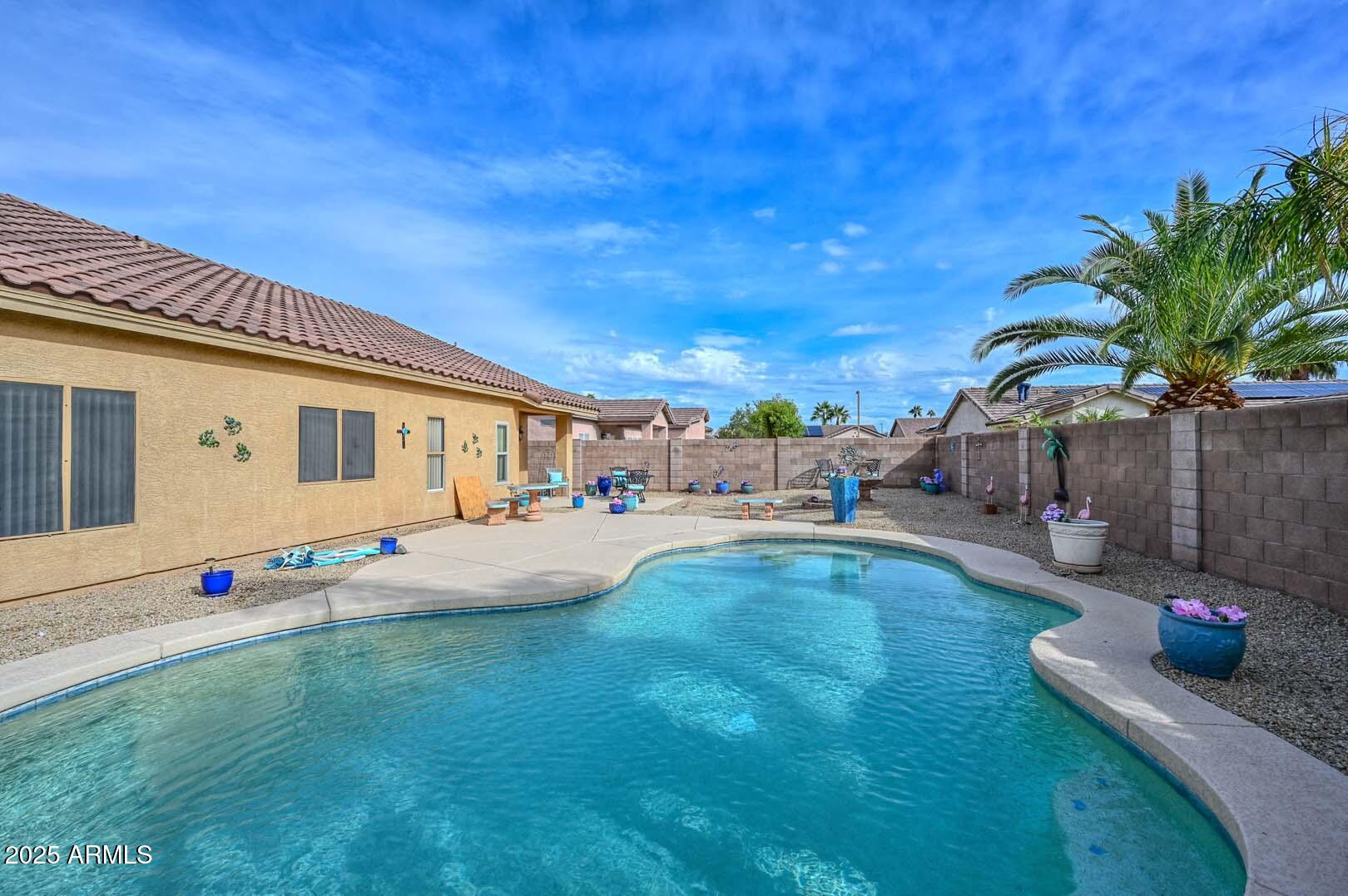 14805 W HONEYSUCKLE Lane