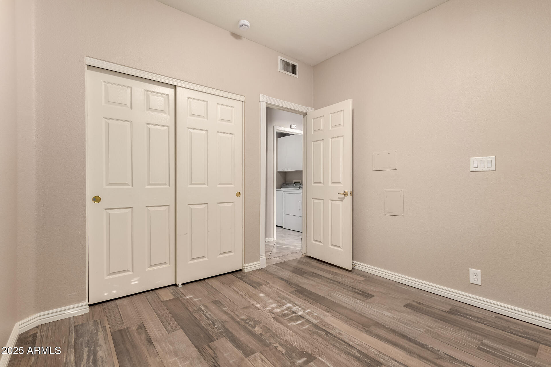 6058 W Abraham Lane