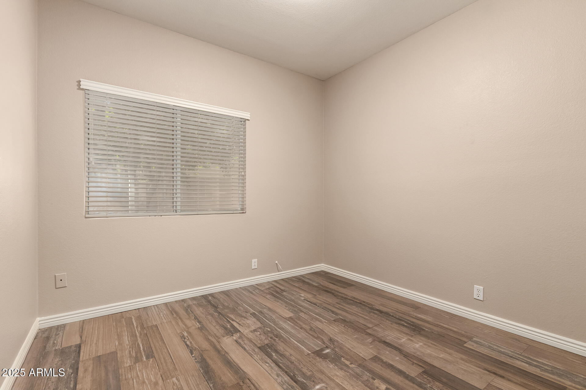 6058 W Abraham Lane