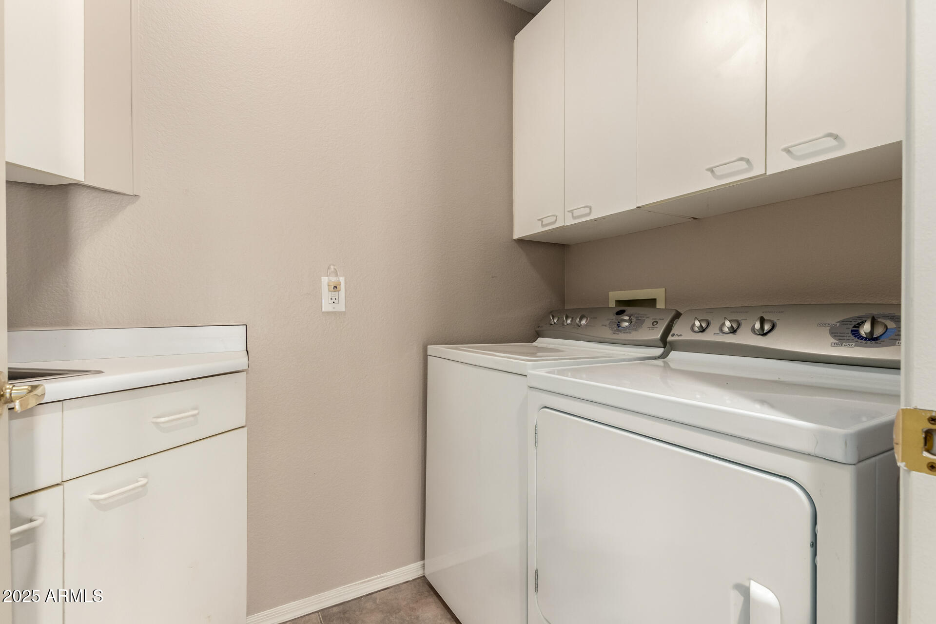 6058 W Abraham Lane