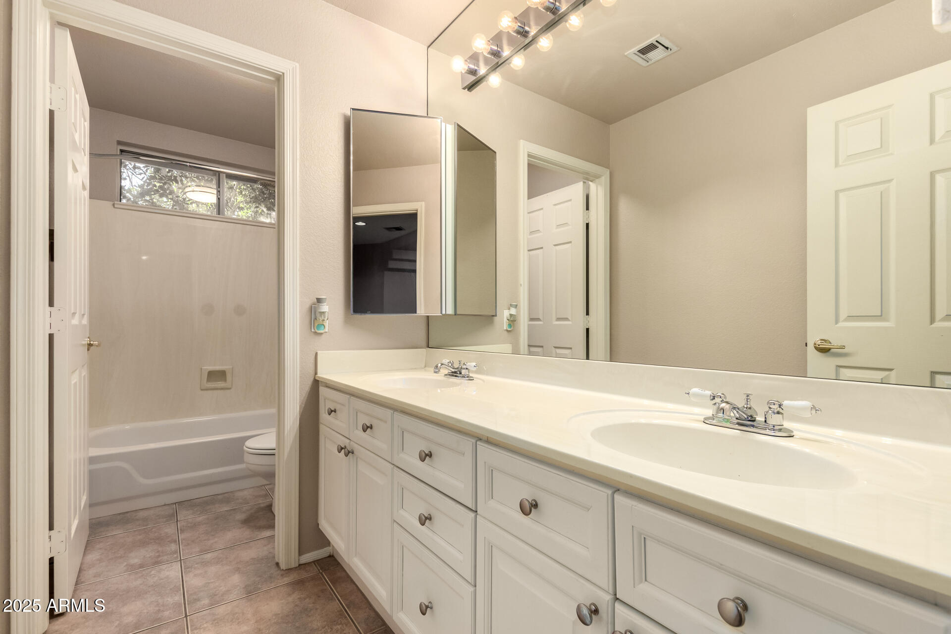 6058 W Abraham Lane