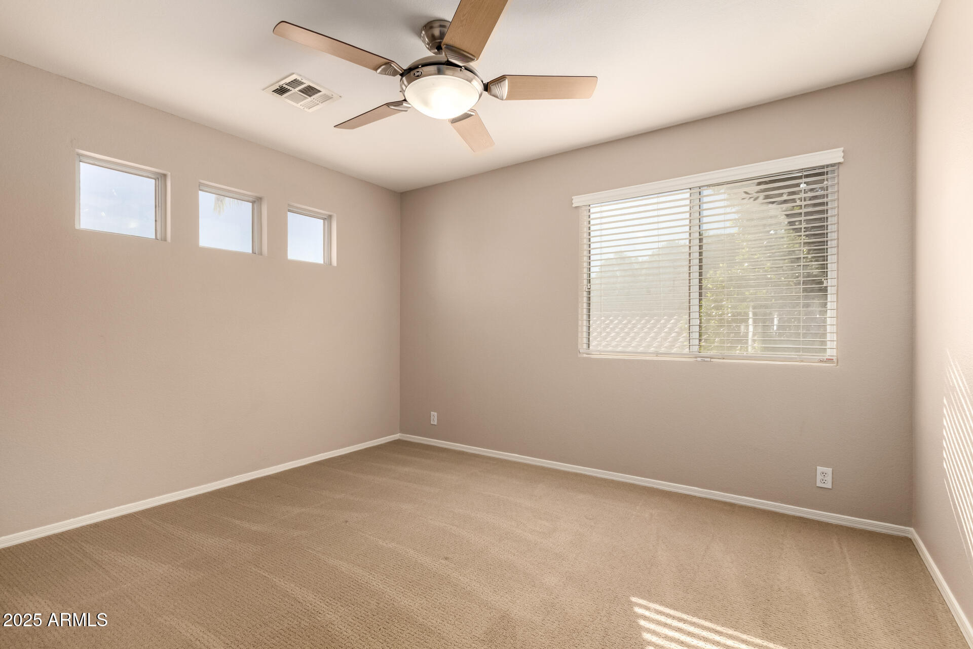 6058 W Abraham Lane