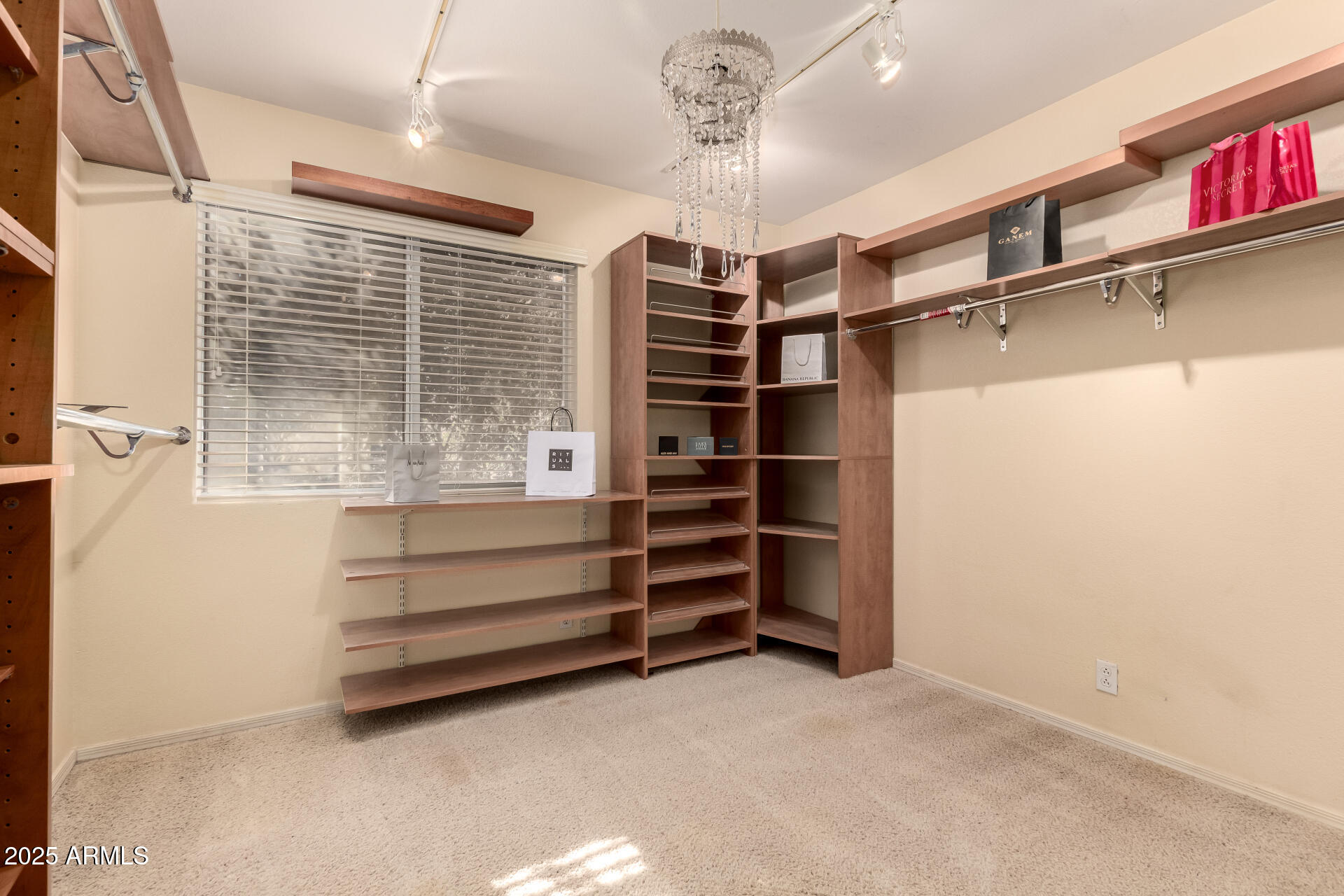 6058 W Abraham Lane