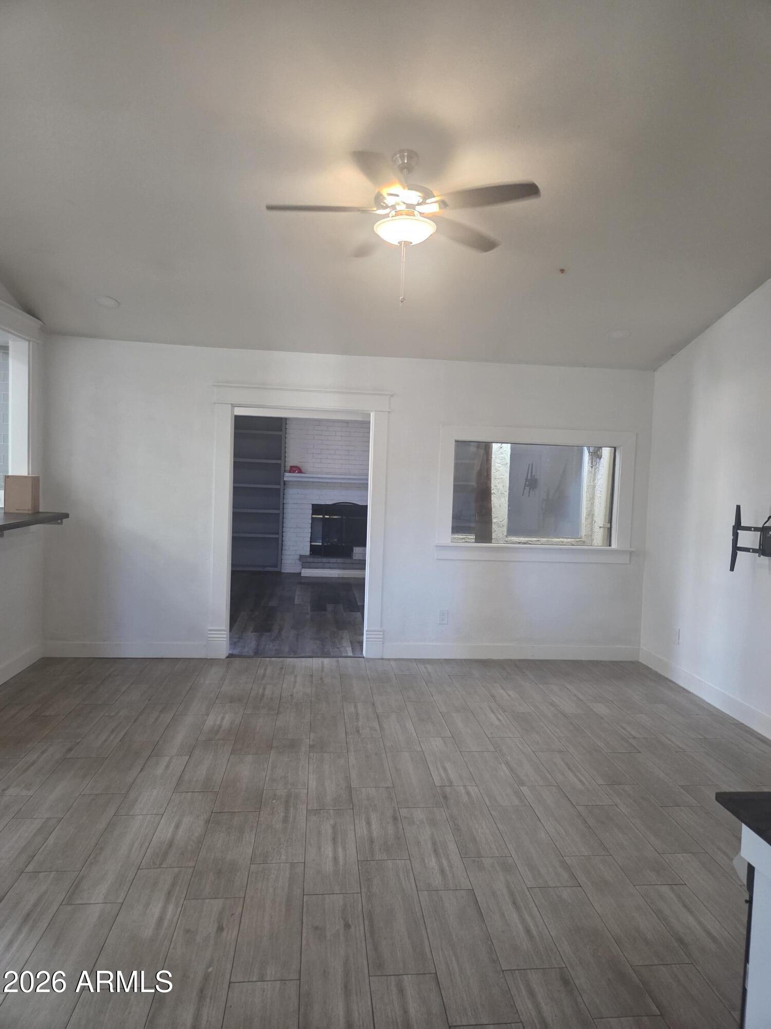 5607 W CHOLLA Street