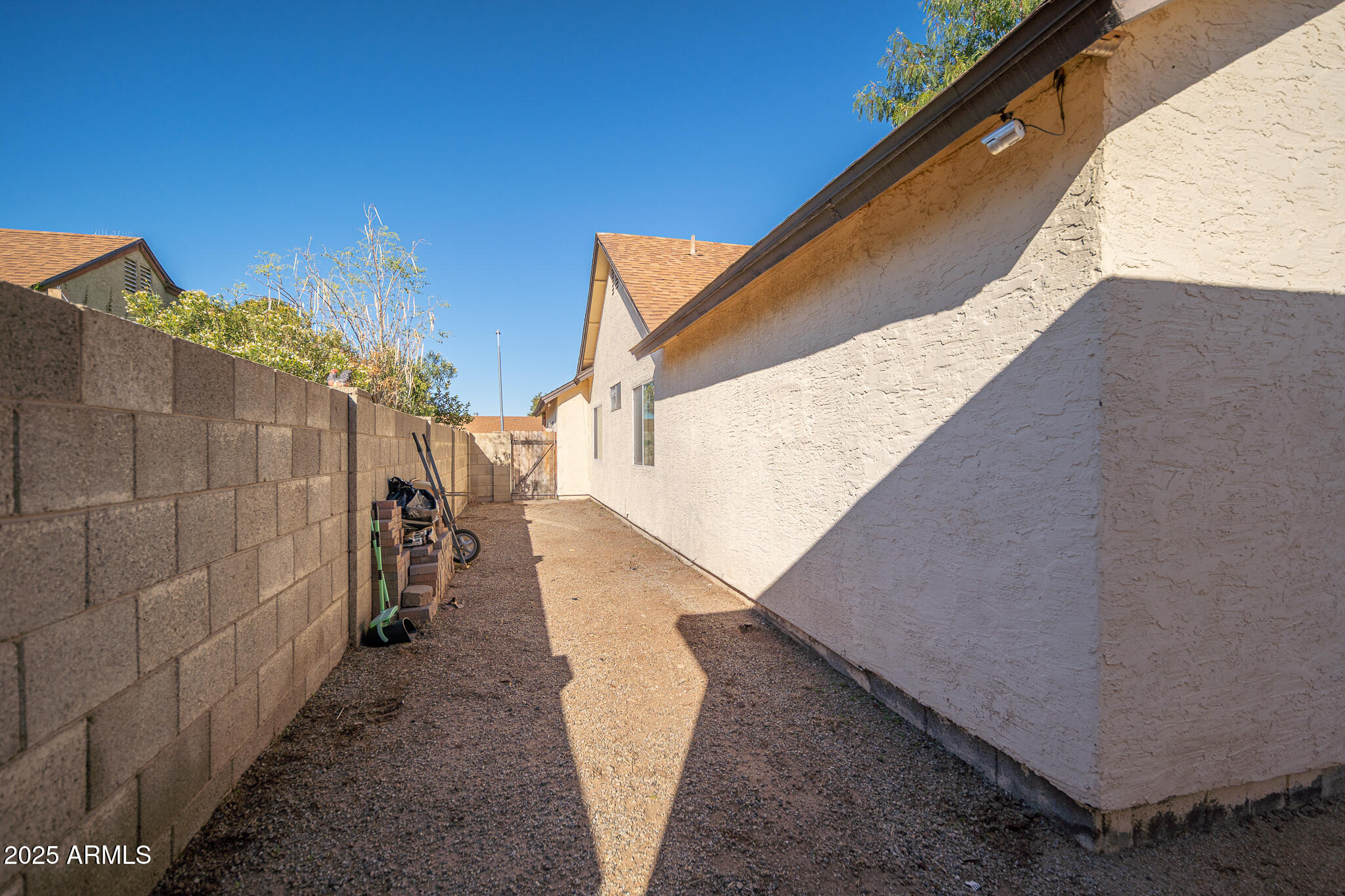 5607 W CHOLLA Street