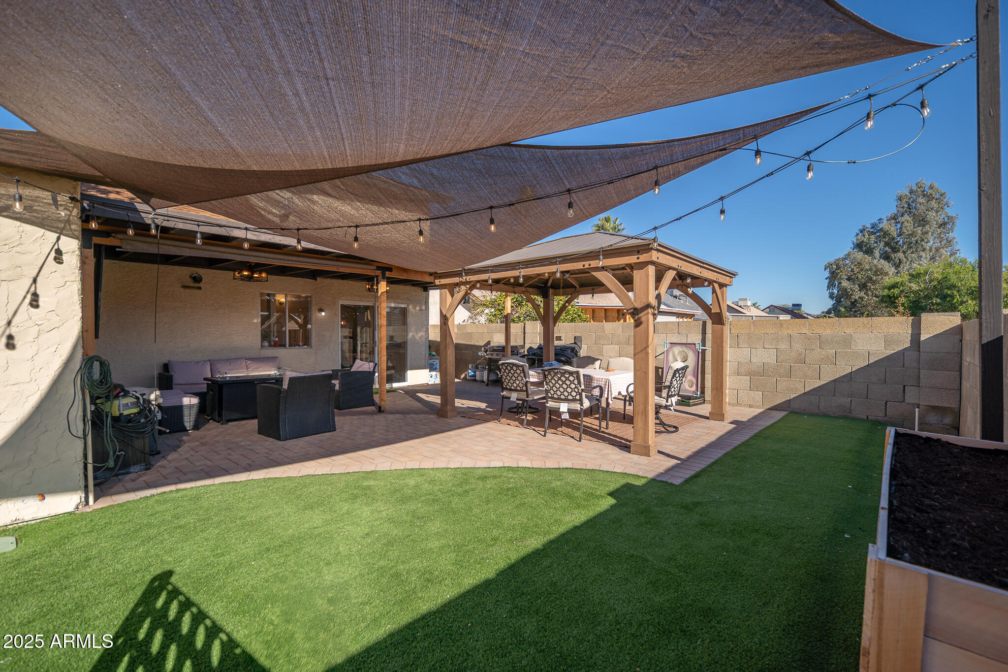 5607 W CHOLLA Street