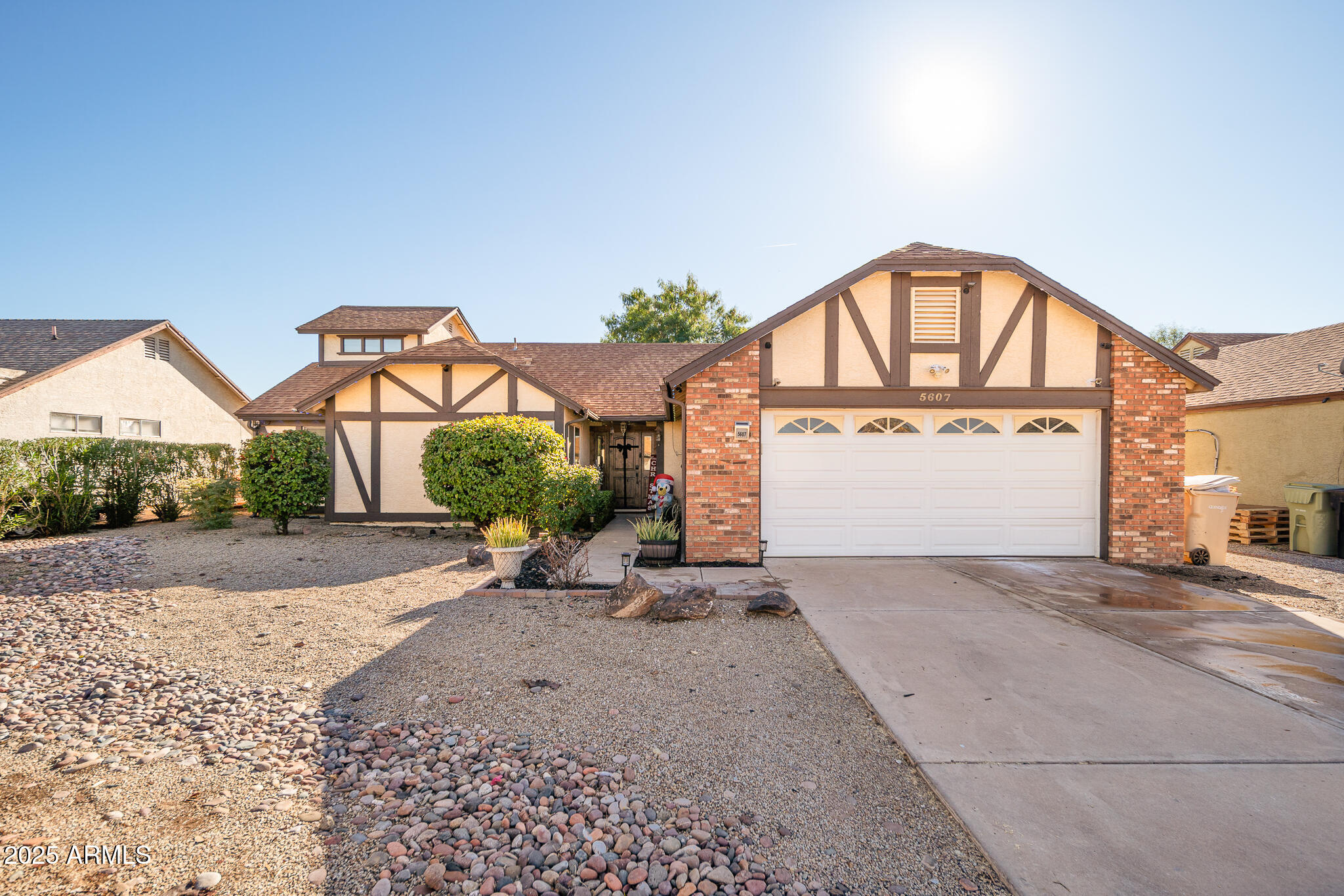 5607 W CHOLLA Street