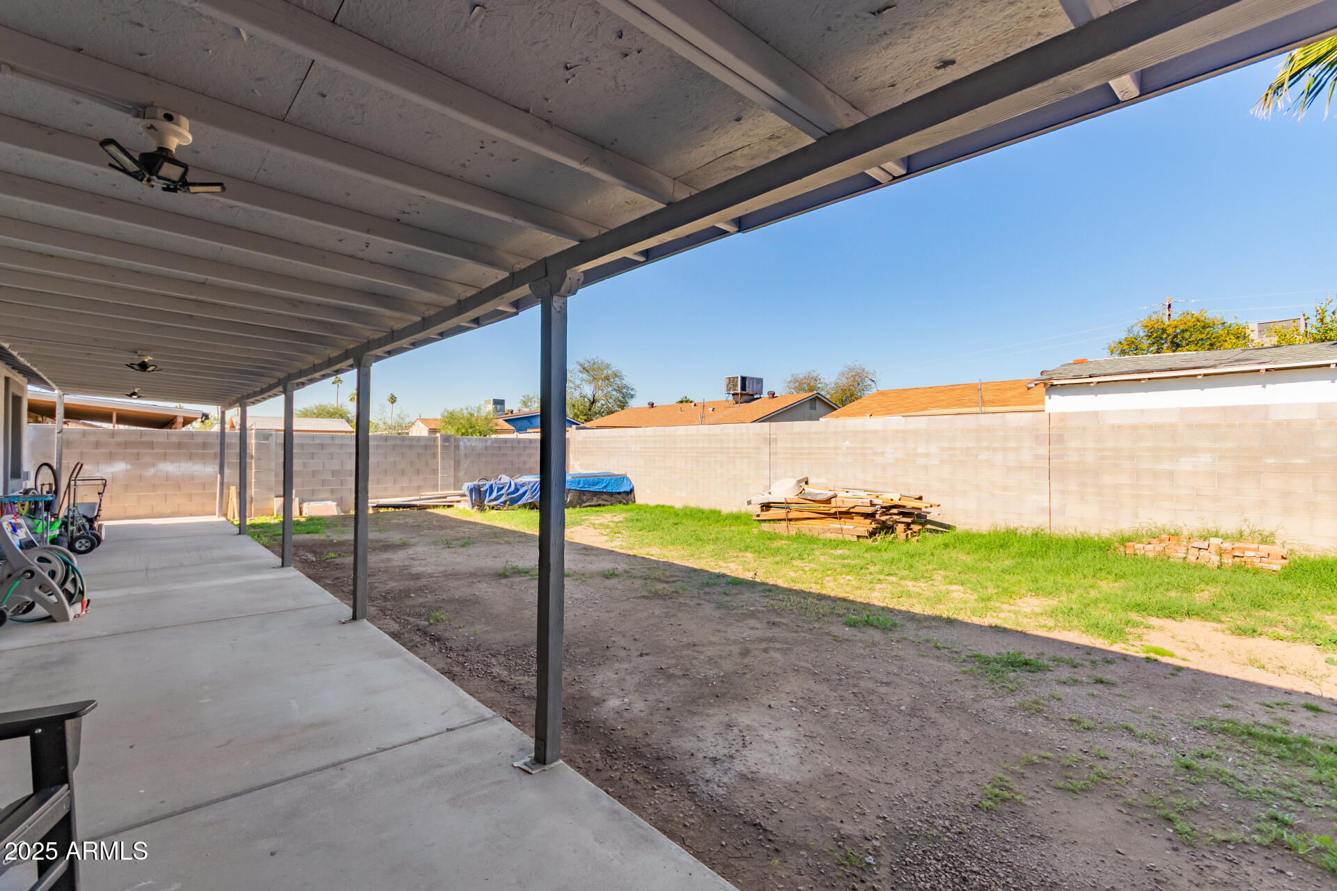 7136 W WESTVIEW Drive