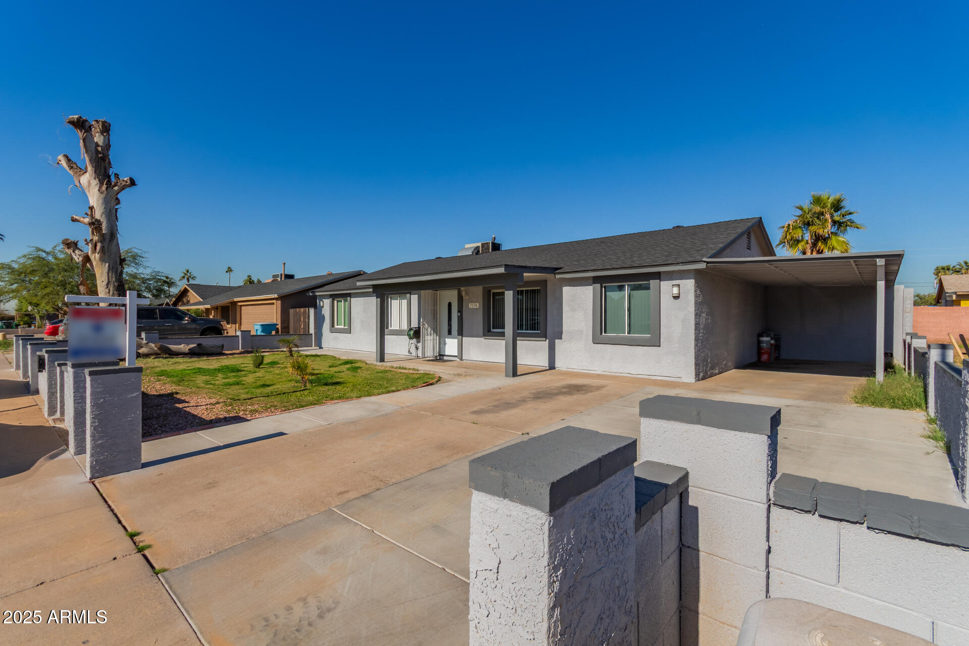 7136 W WESTVIEW Drive