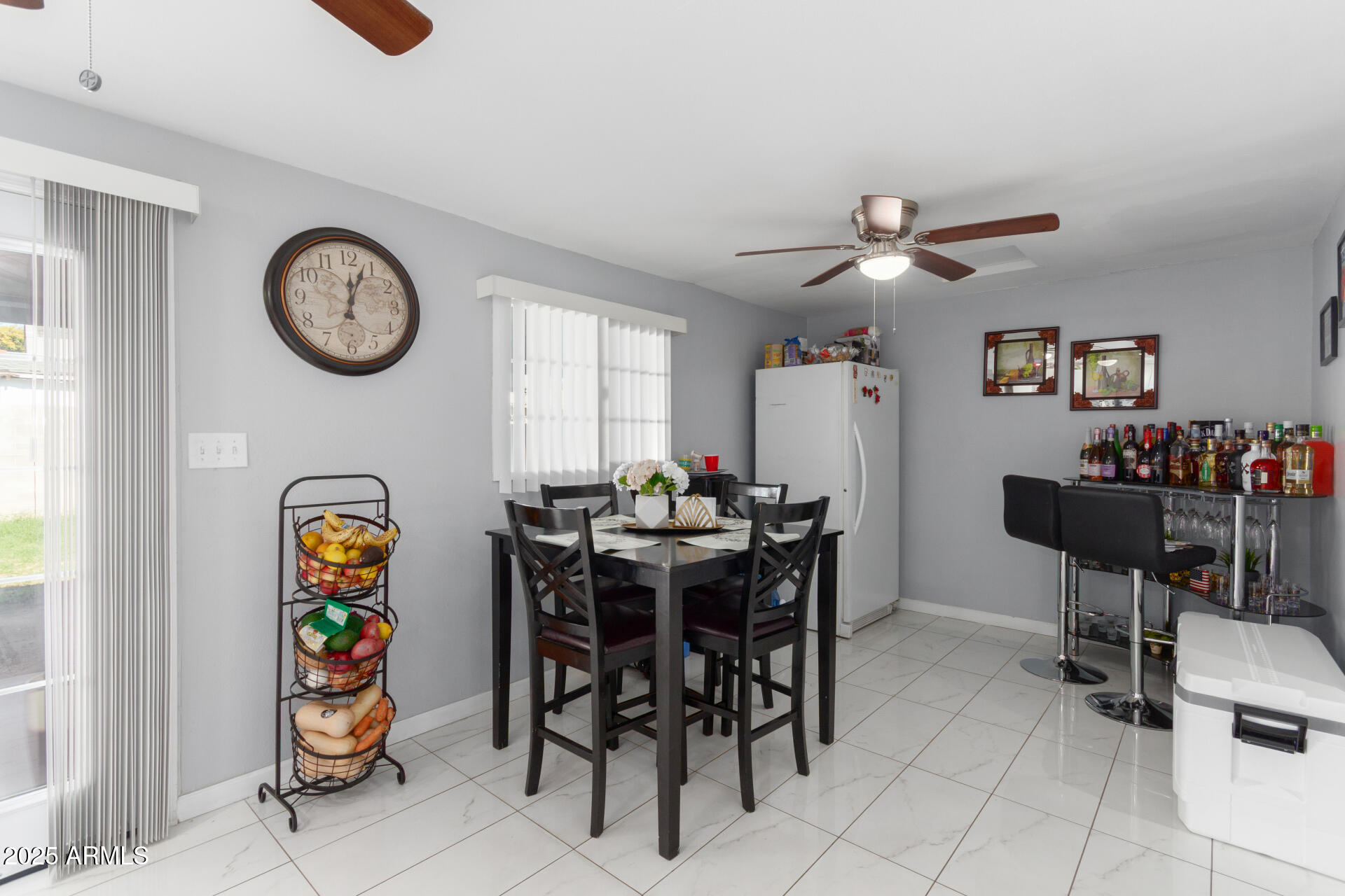 7136 W WESTVIEW Drive