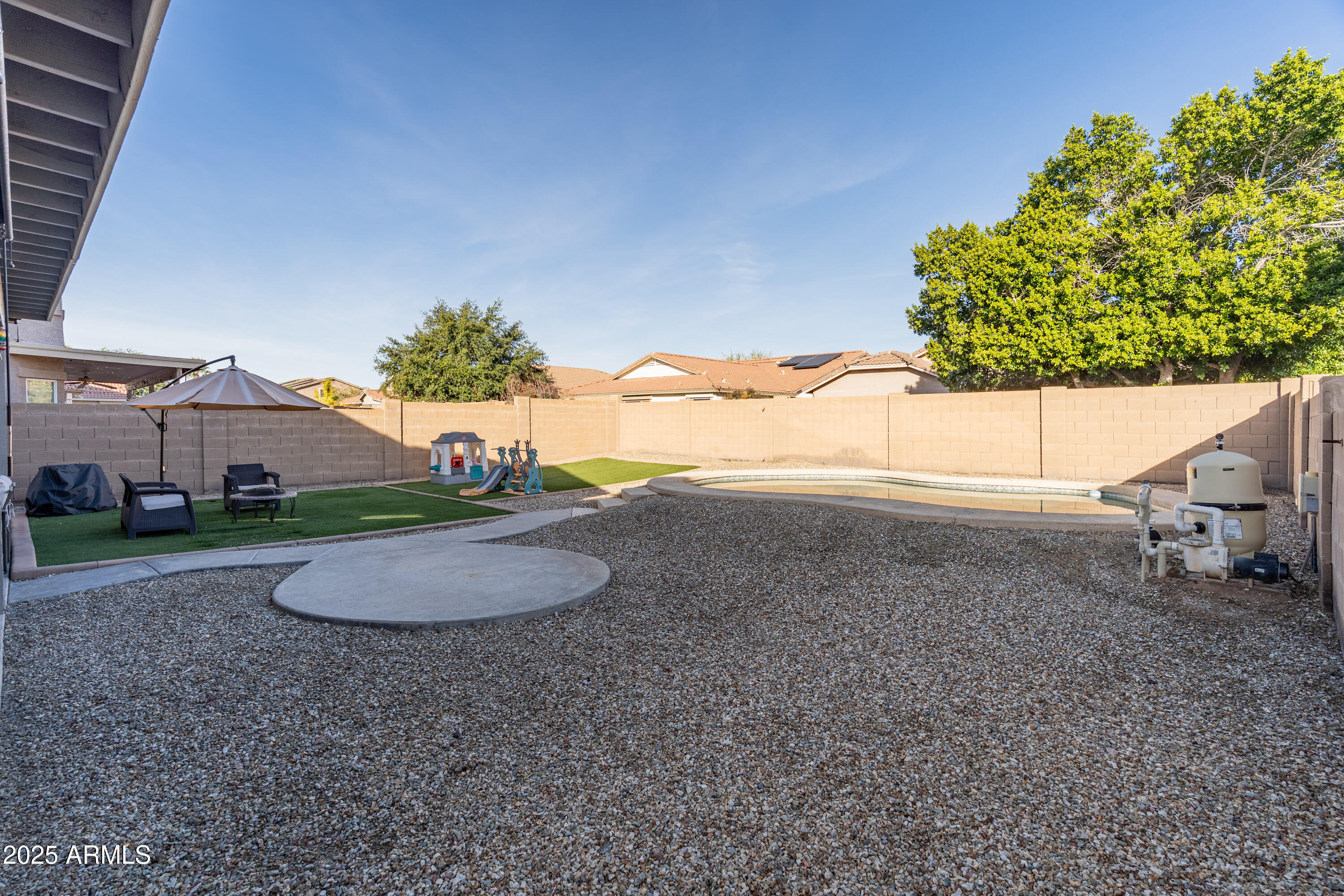 17524 W ACAPULCO Lane