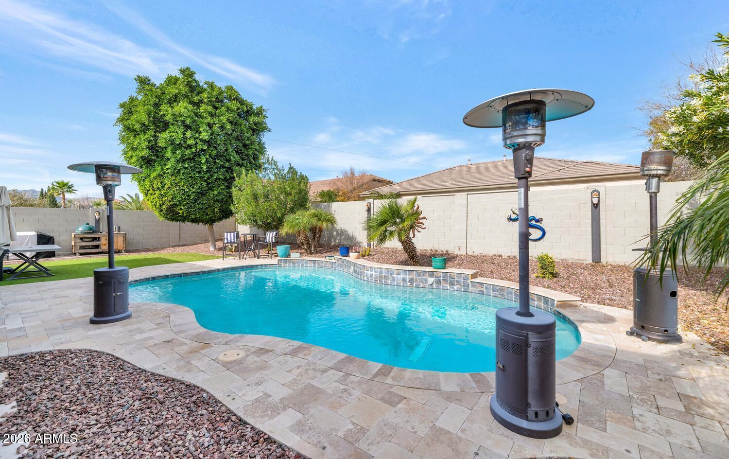 18340 W ONYX Avenue