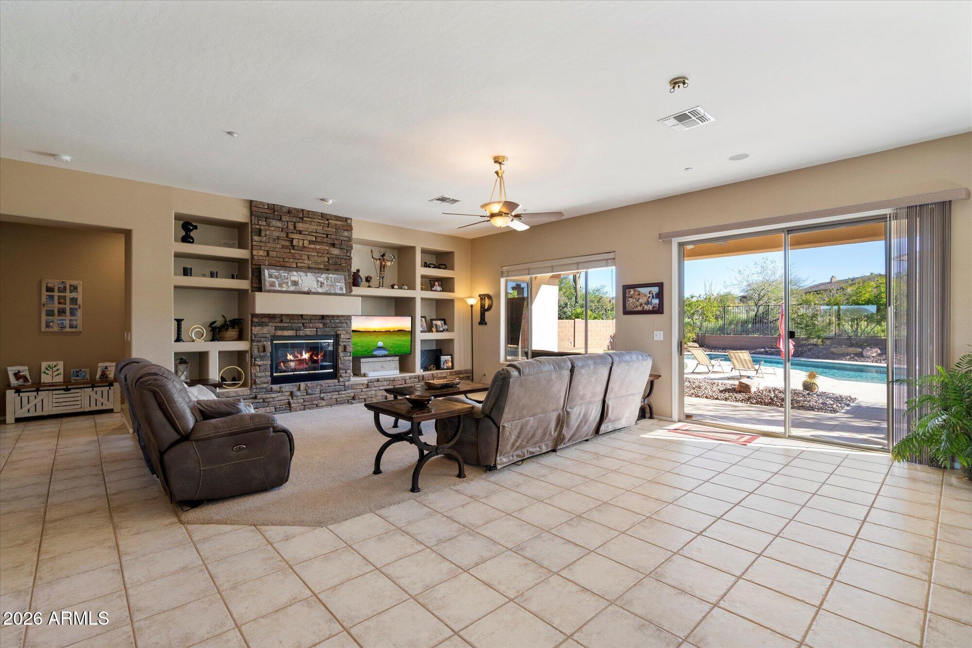 42111 N FAIRGREEN Court