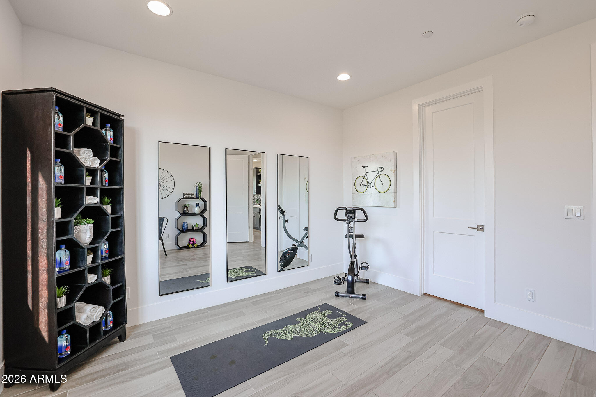 1614 W Lavitt Lane