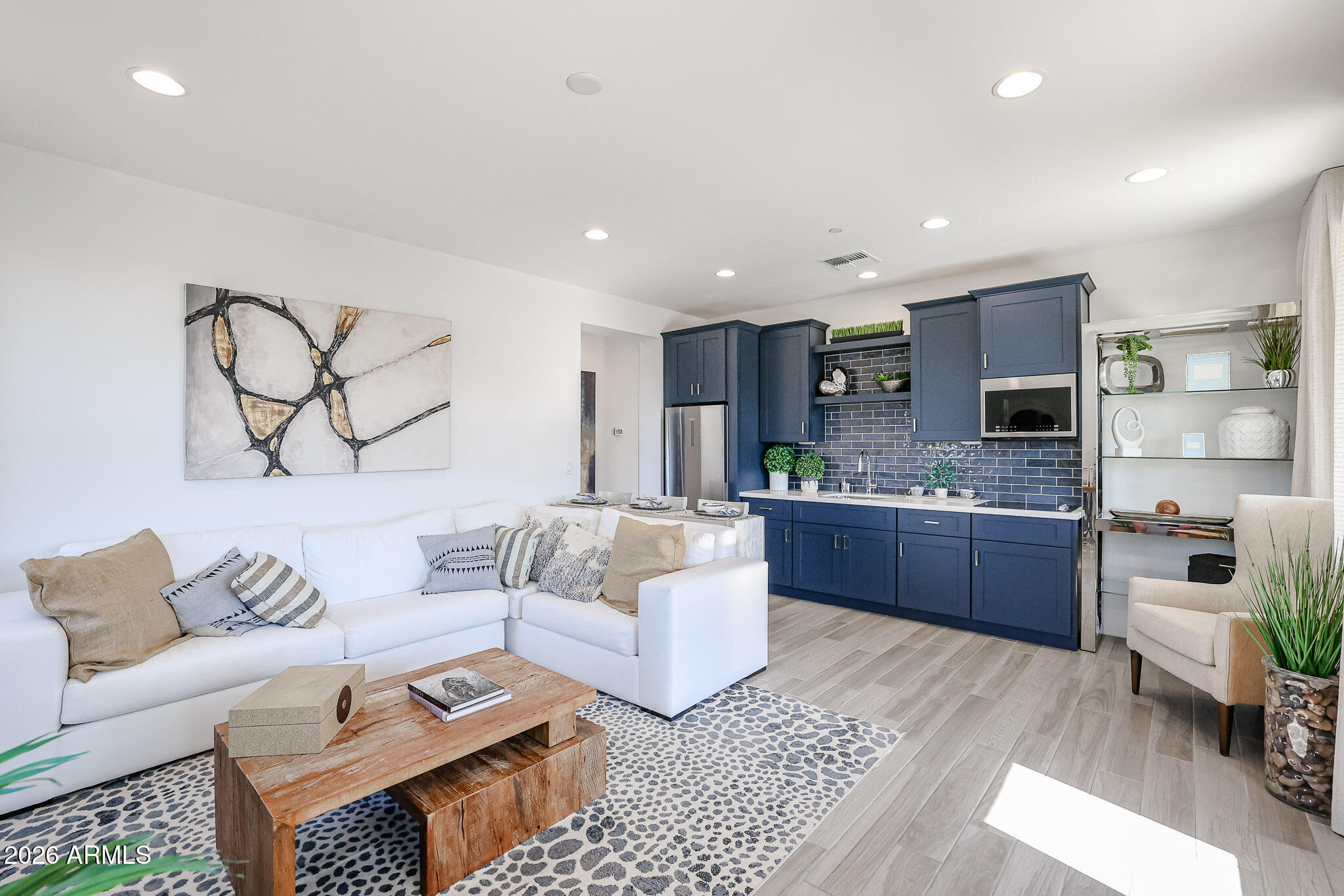 1614 W Lavitt Lane