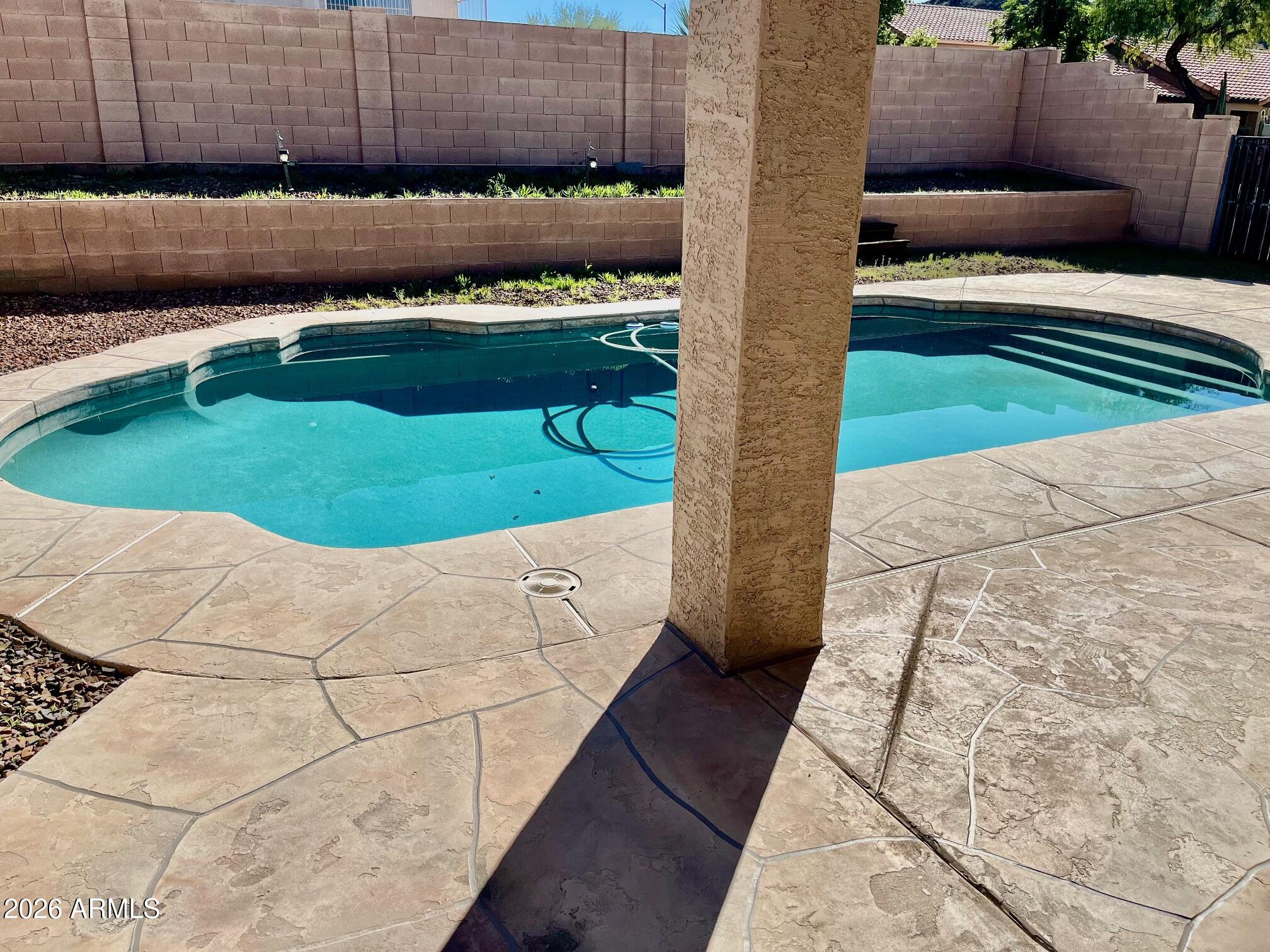 1701 E YUKON Drive