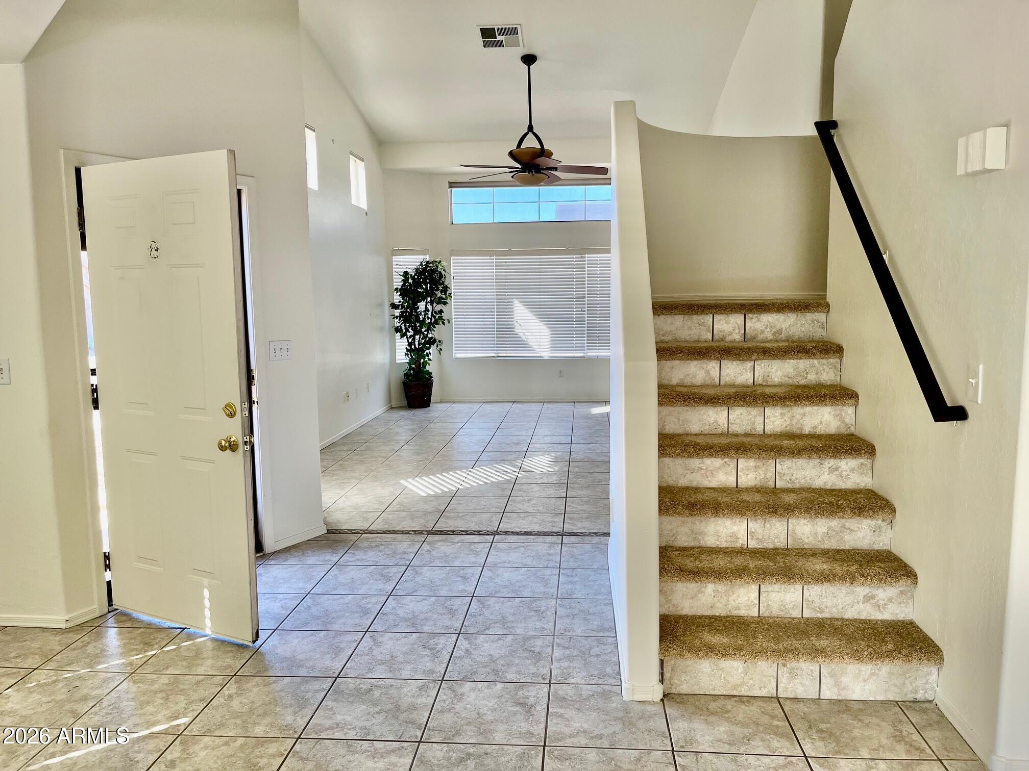 1701 E YUKON Drive