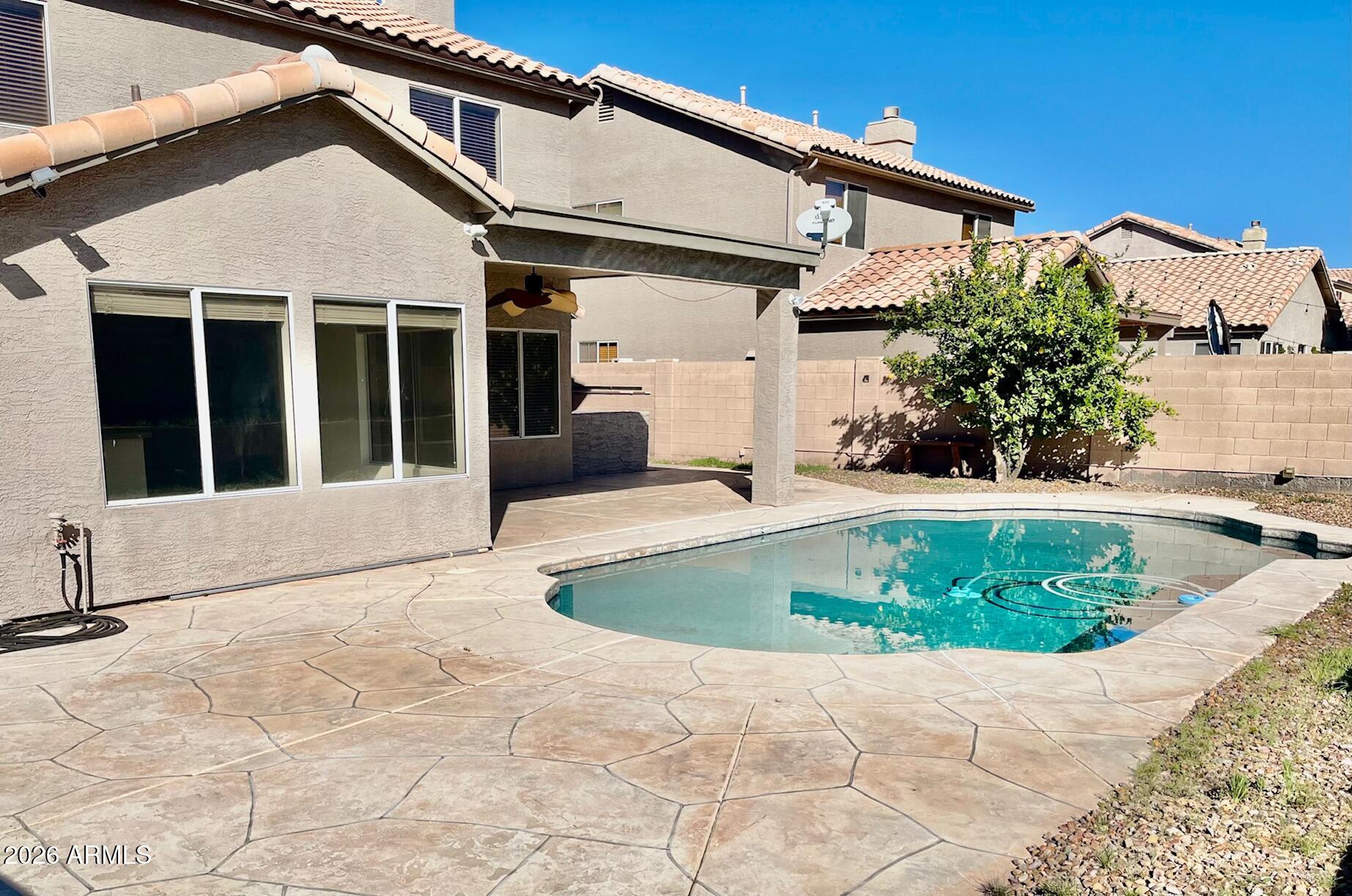 1701 E YUKON Drive