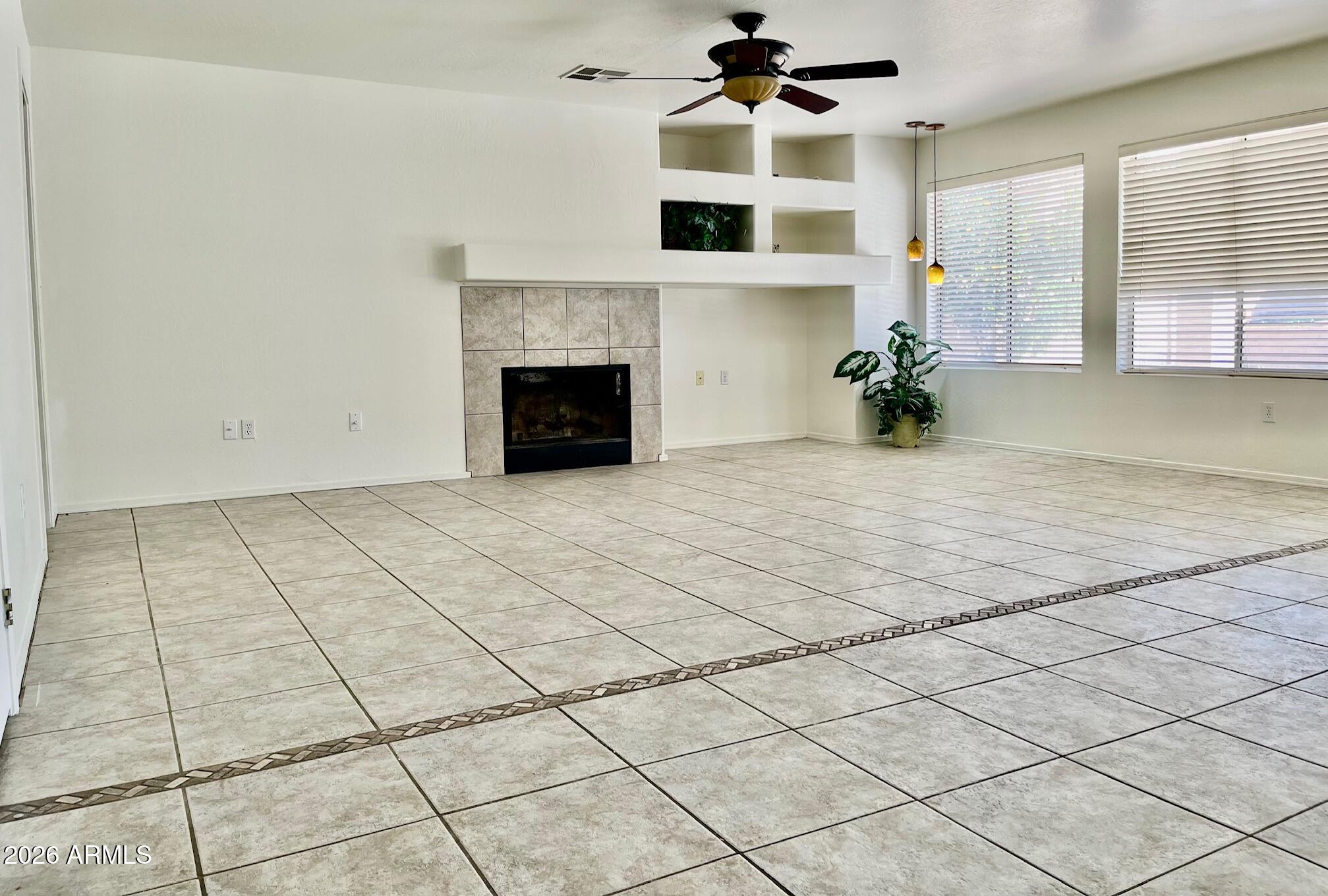 1701 E YUKON Drive