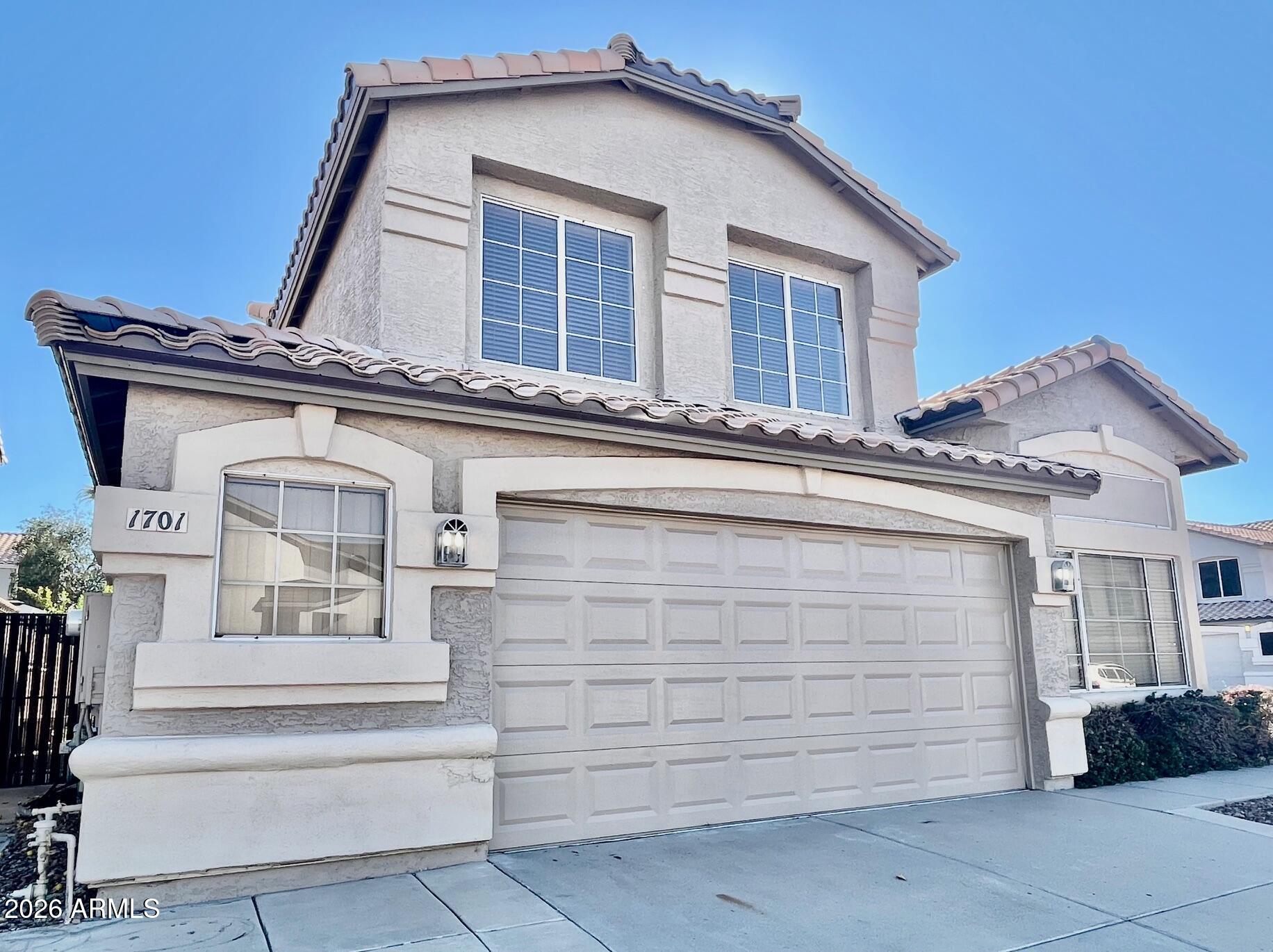 1701 E YUKON Drive