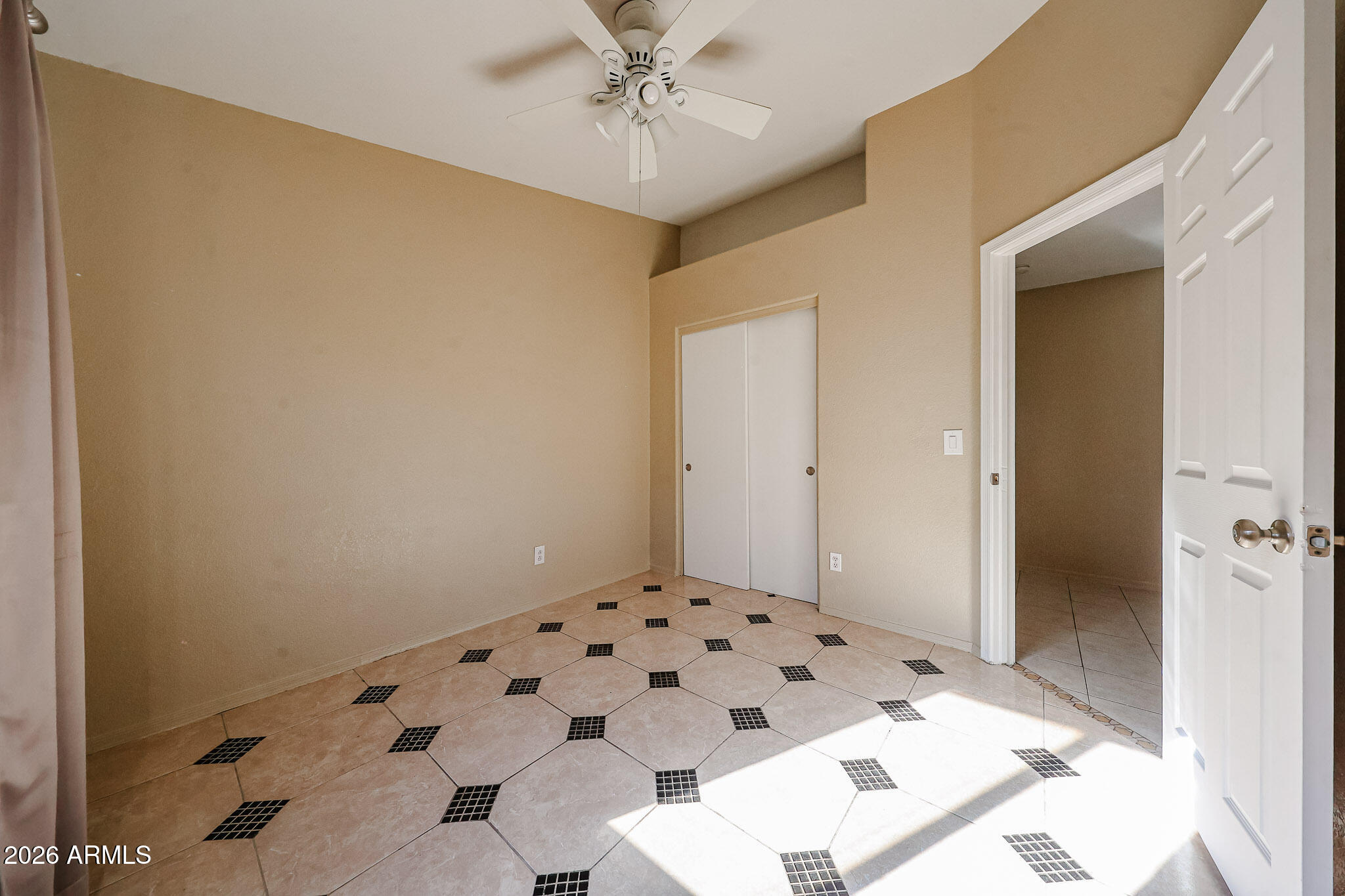 5621 S 5TH Drive