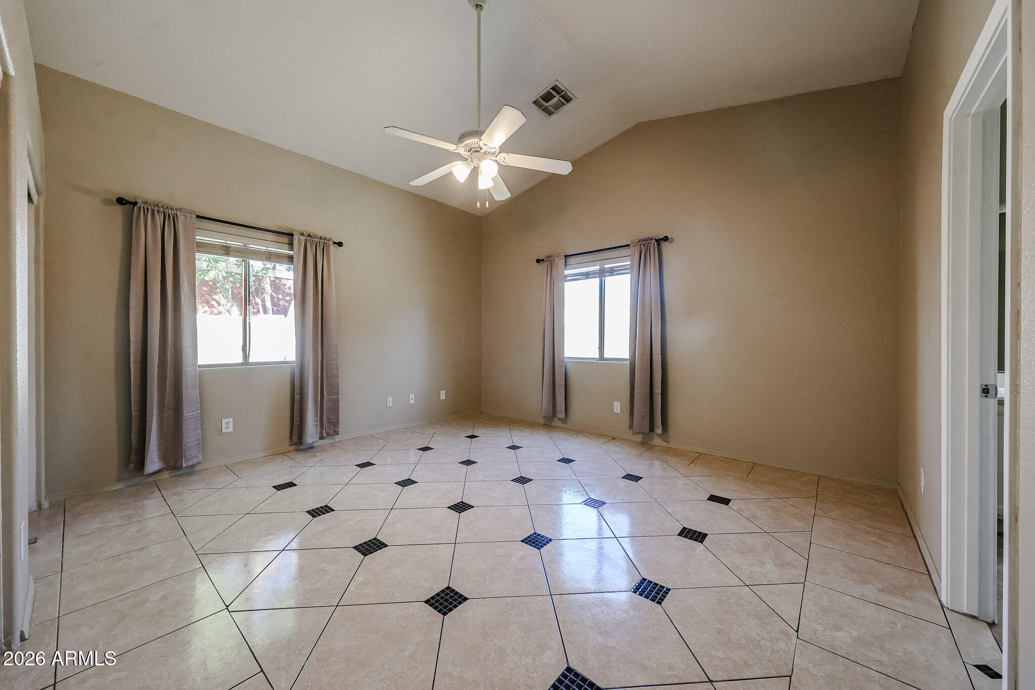 5621 S 5TH Drive