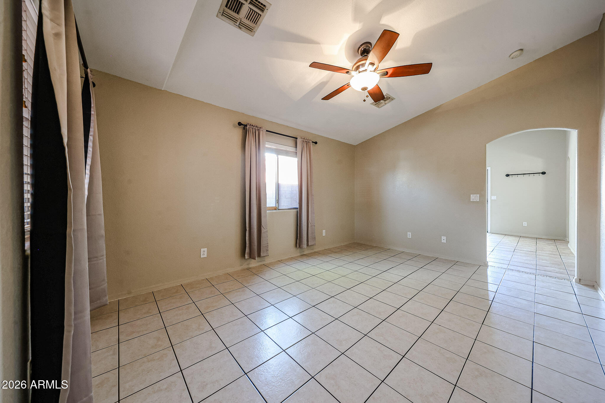 5621 S 5TH Drive