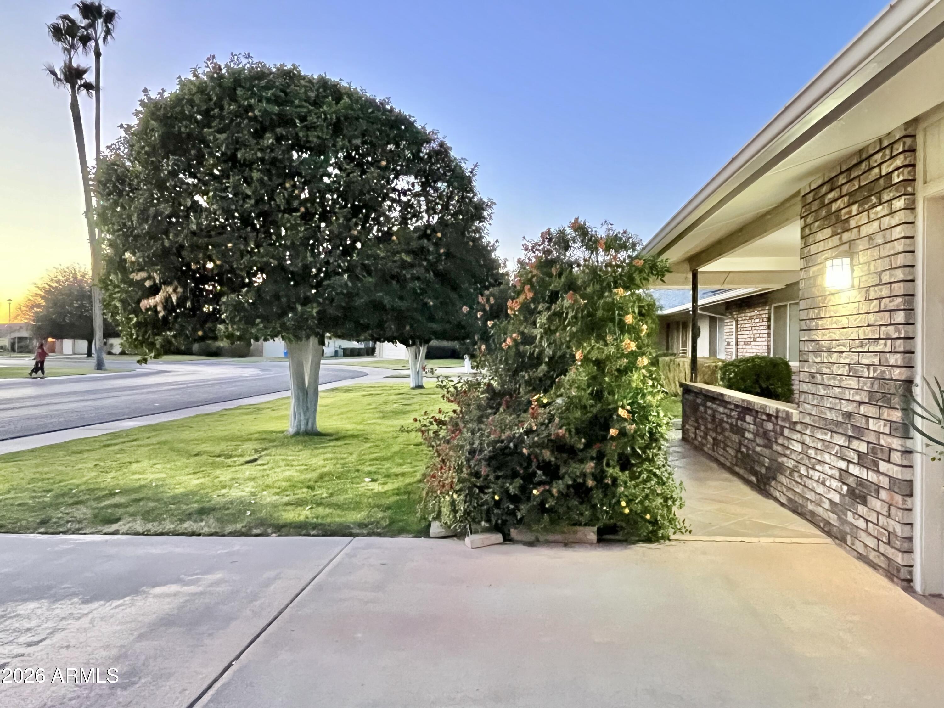 9718 W OAK RIDGE Drive