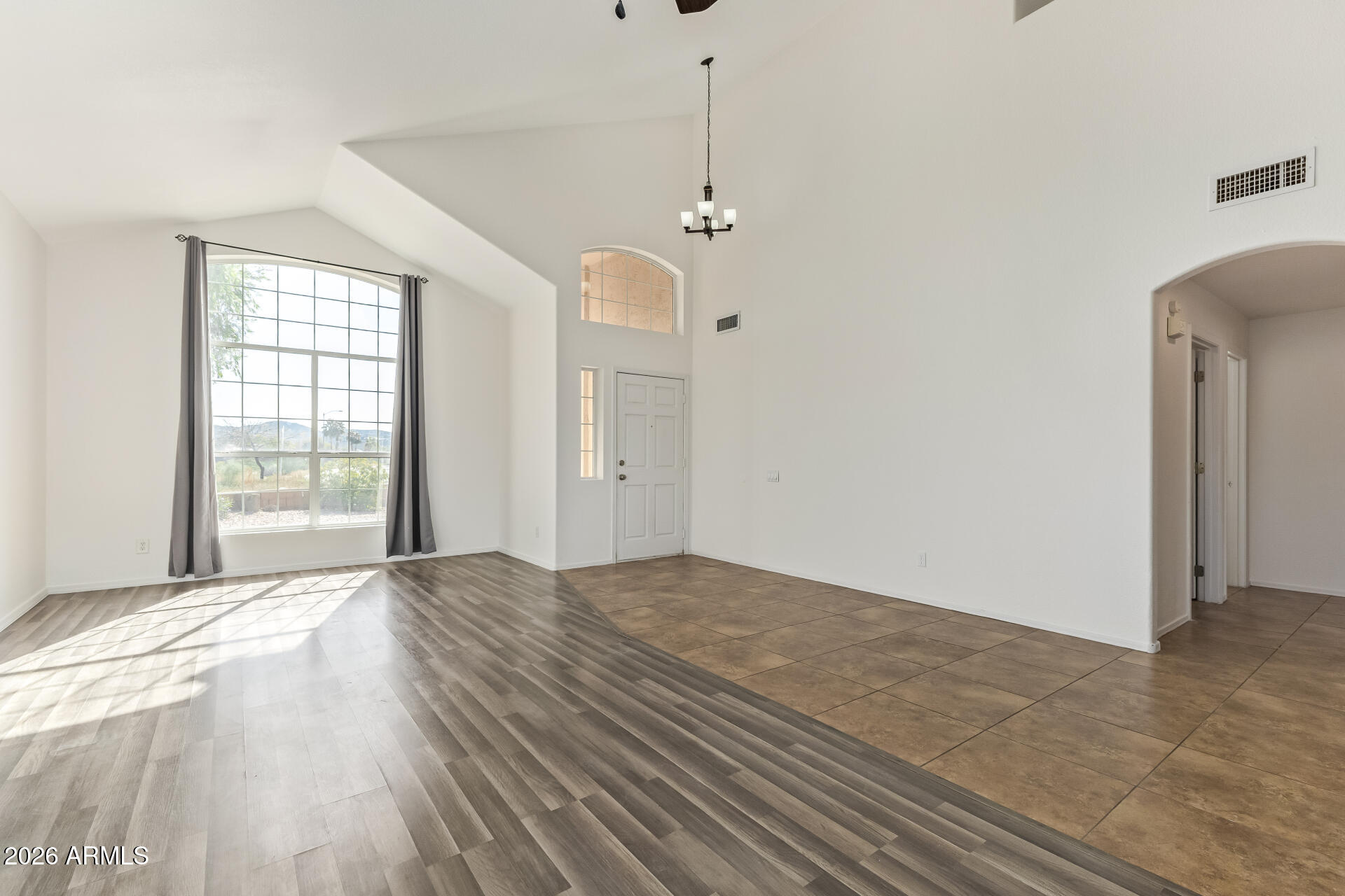 1002 W KELTON Lane