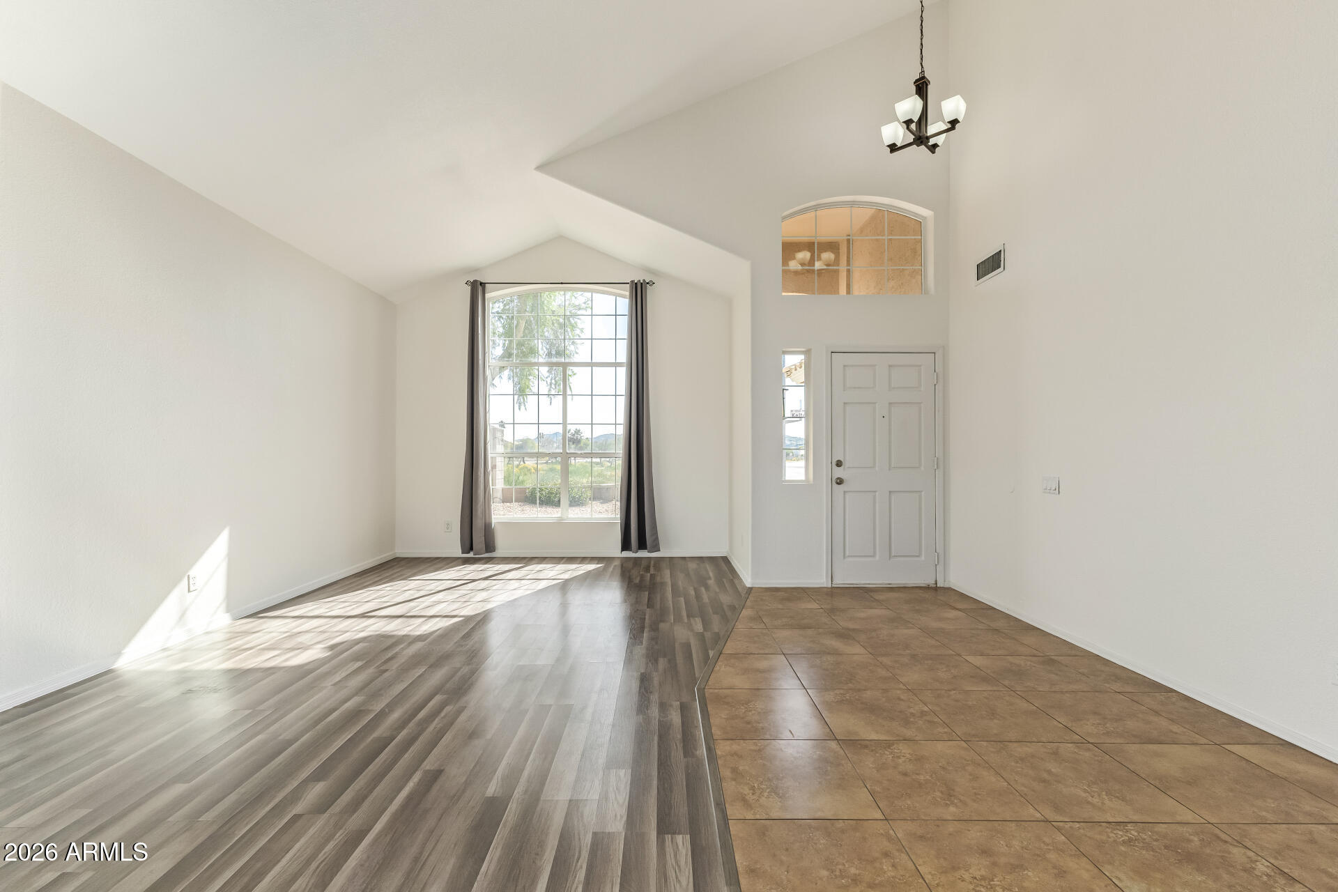 1002 W KELTON Lane