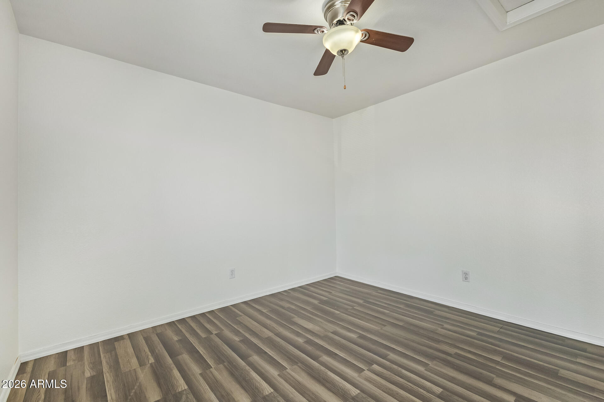 1002 W KELTON Lane