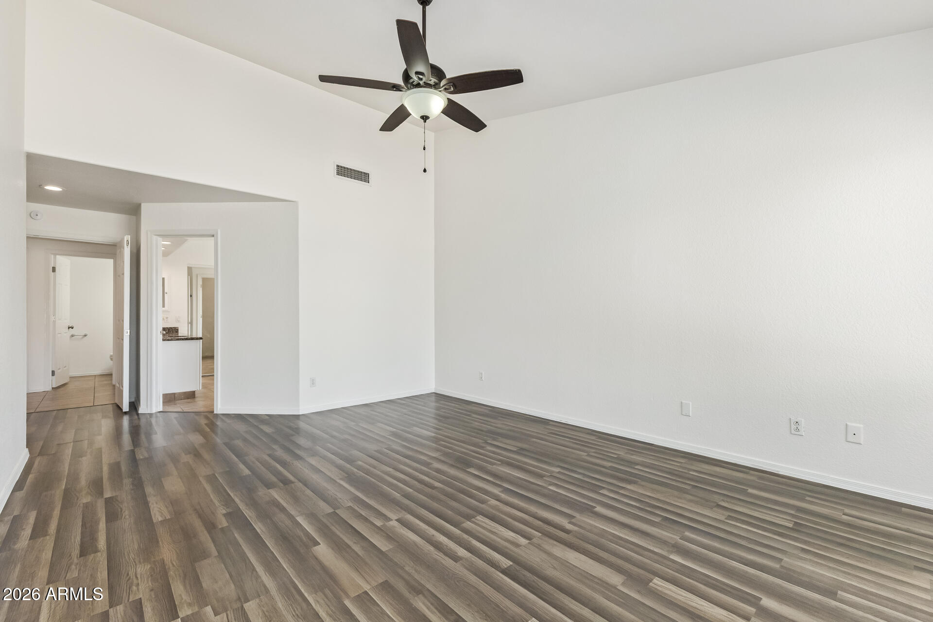 1002 W KELTON Lane