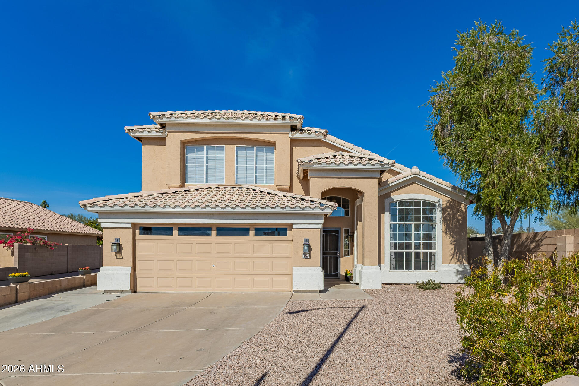 1002 W KELTON Lane
