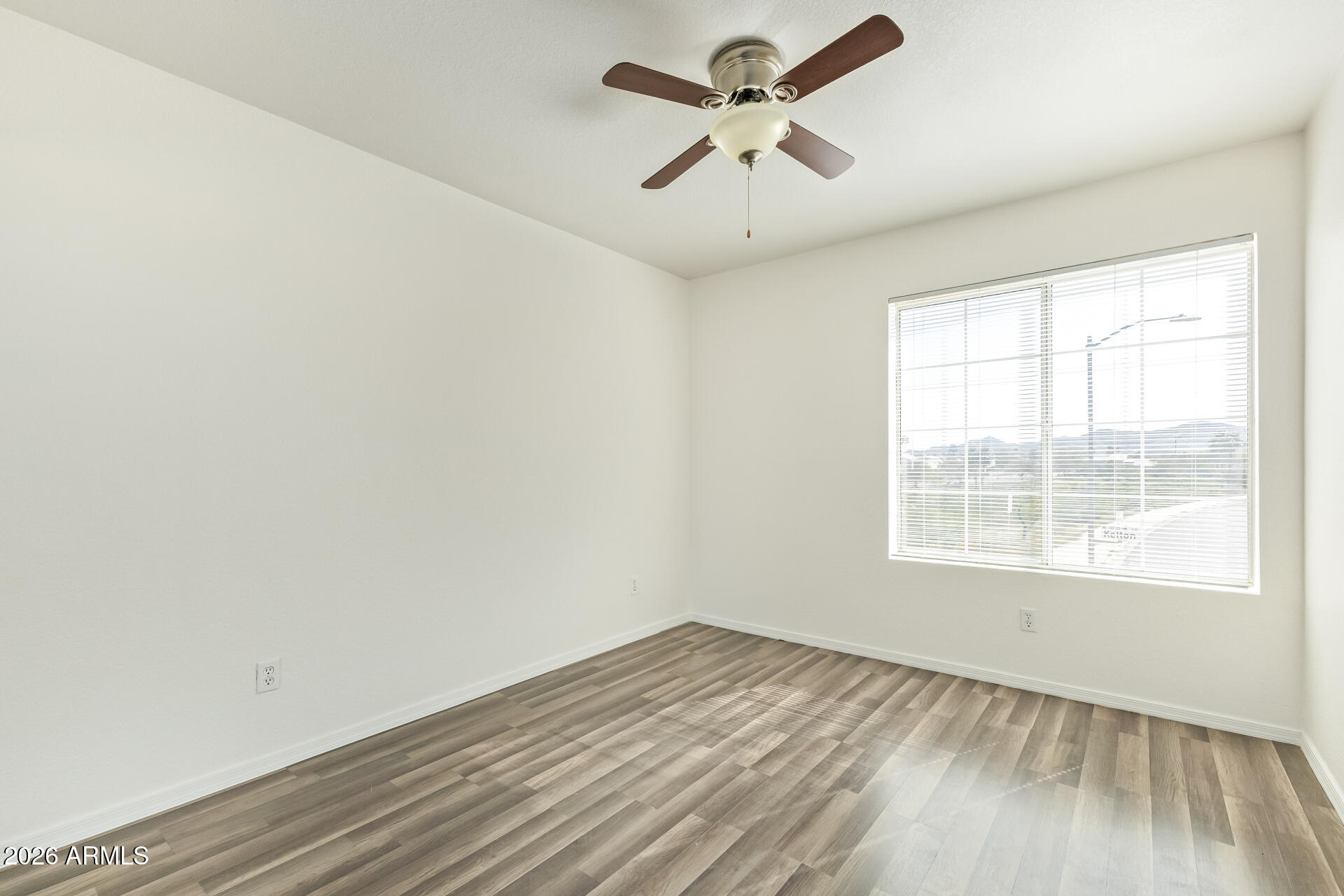 1002 W KELTON Lane