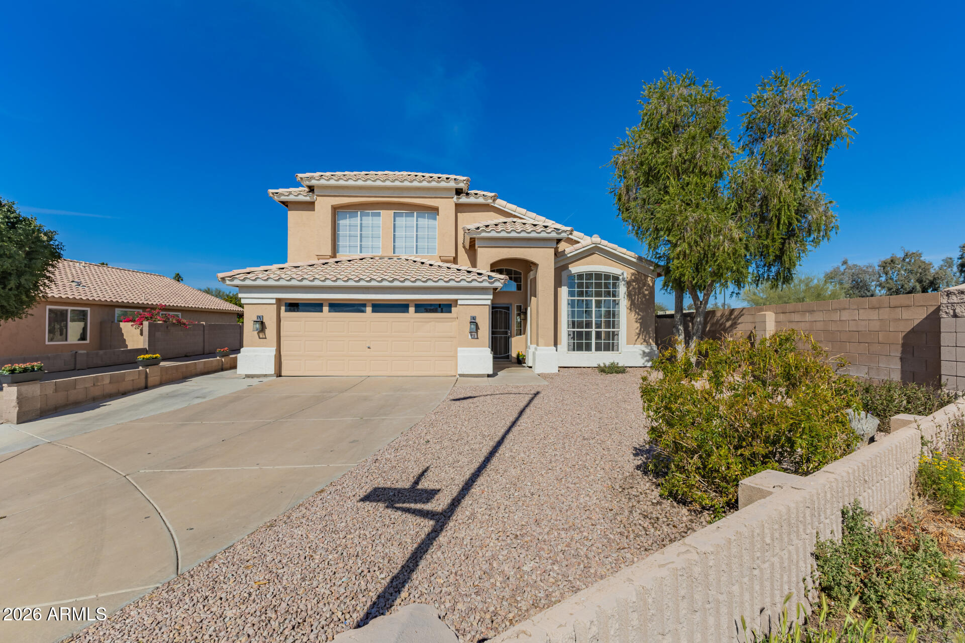 1002 W KELTON Lane