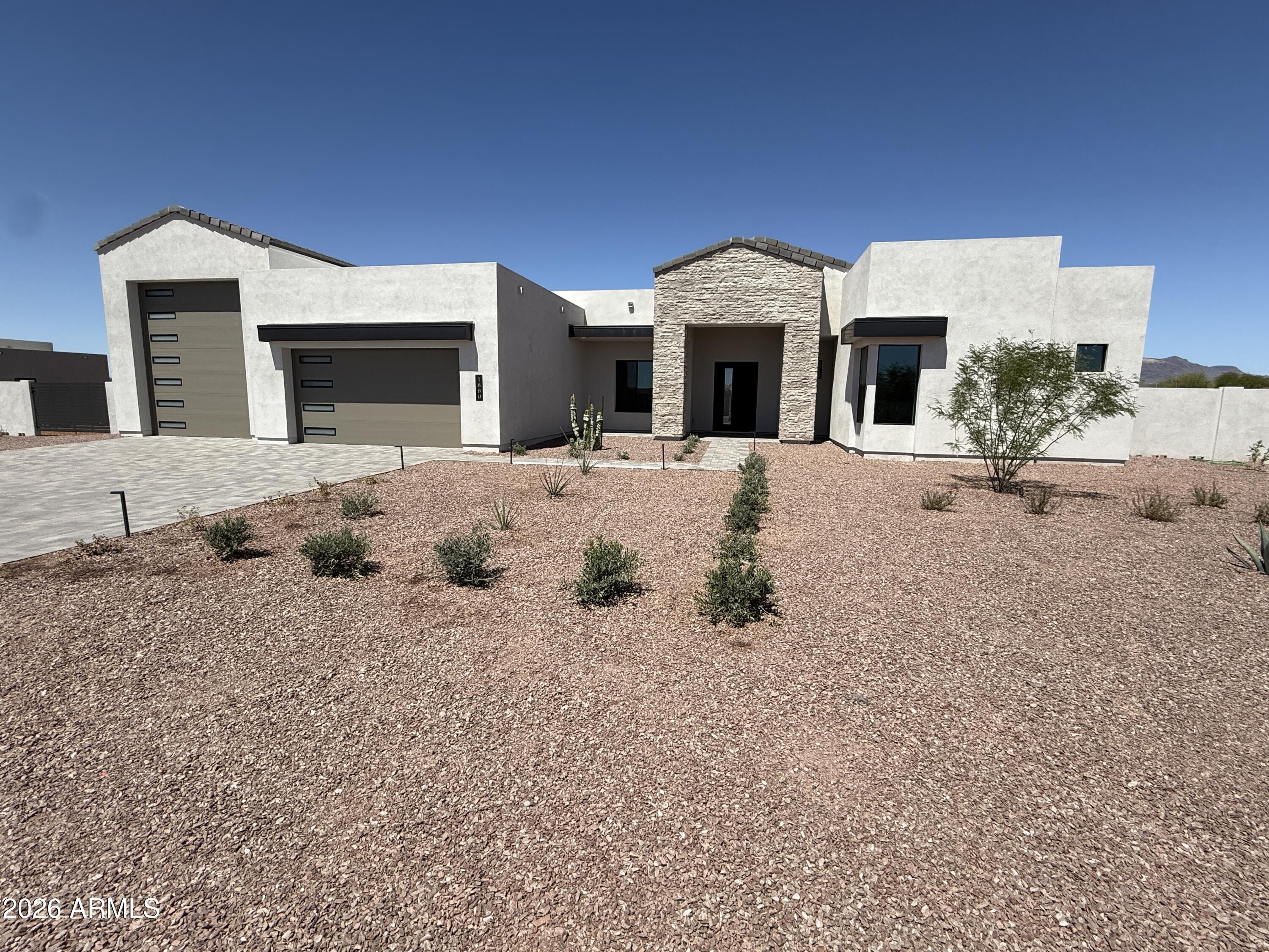 1880 E CREEK CANYON Road