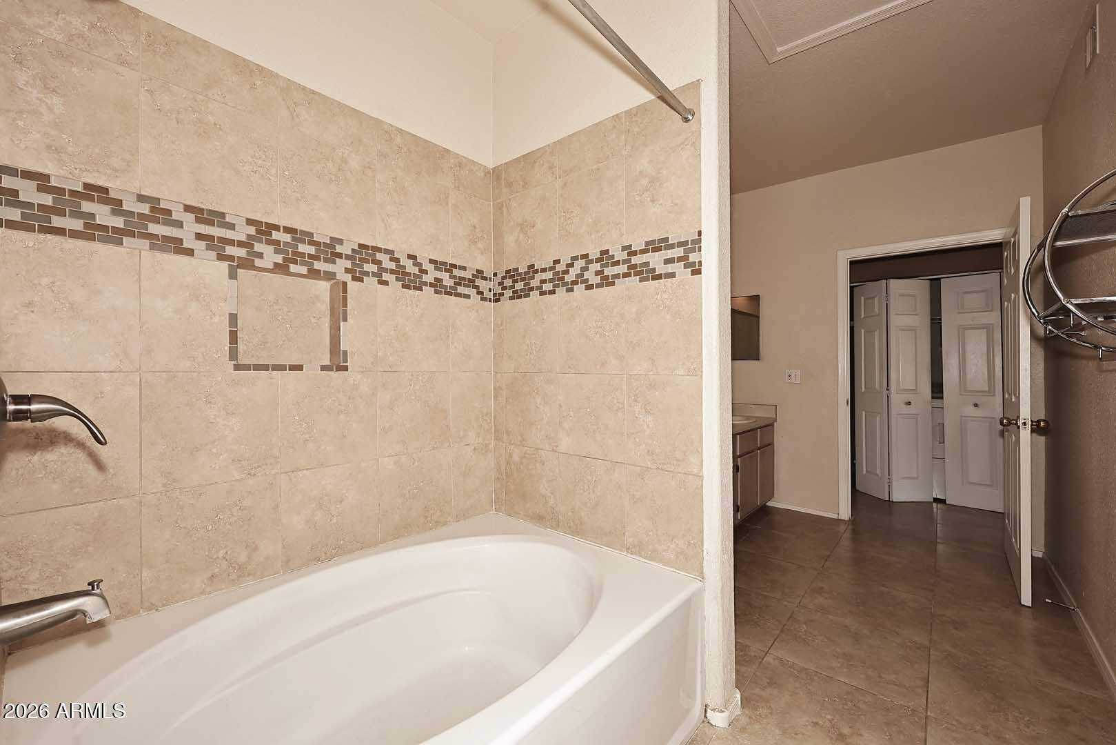 3236 E CHANDLER Boulevard 3082