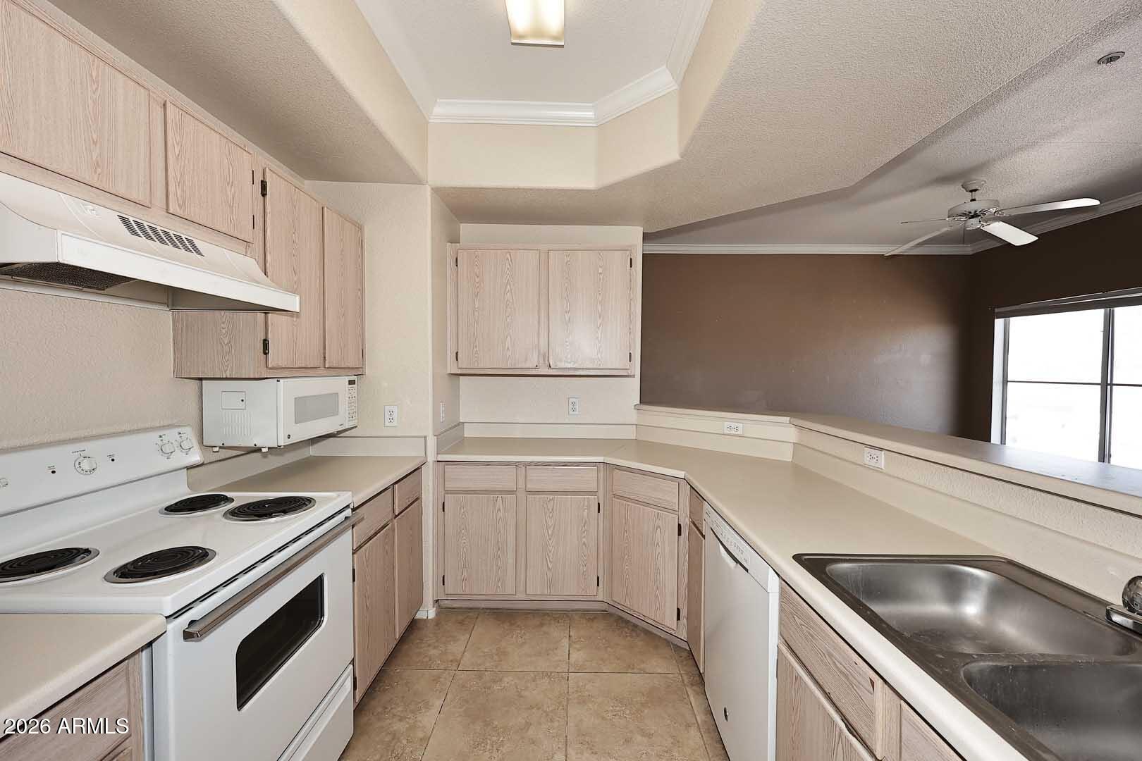 3236 E CHANDLER Boulevard 3082