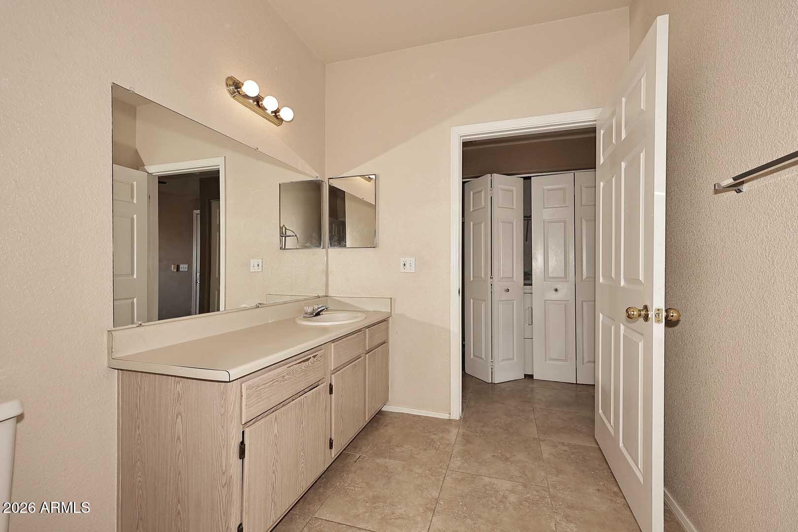 3236 E CHANDLER Boulevard 3082