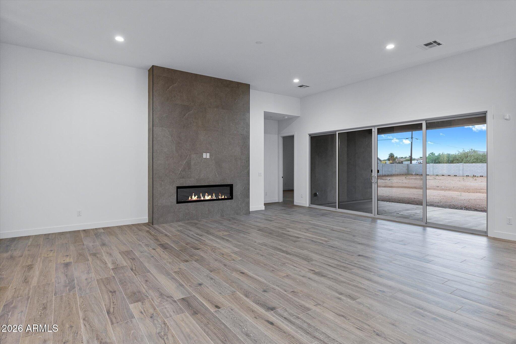 1672 W LAVITT Lane