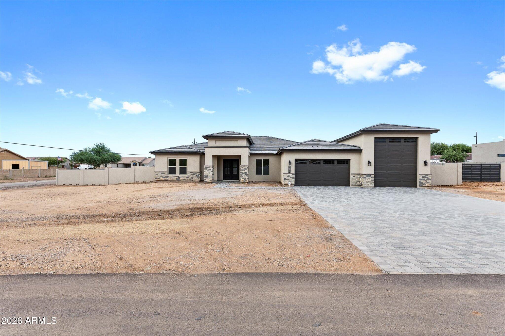1672 W LAVITT Lane